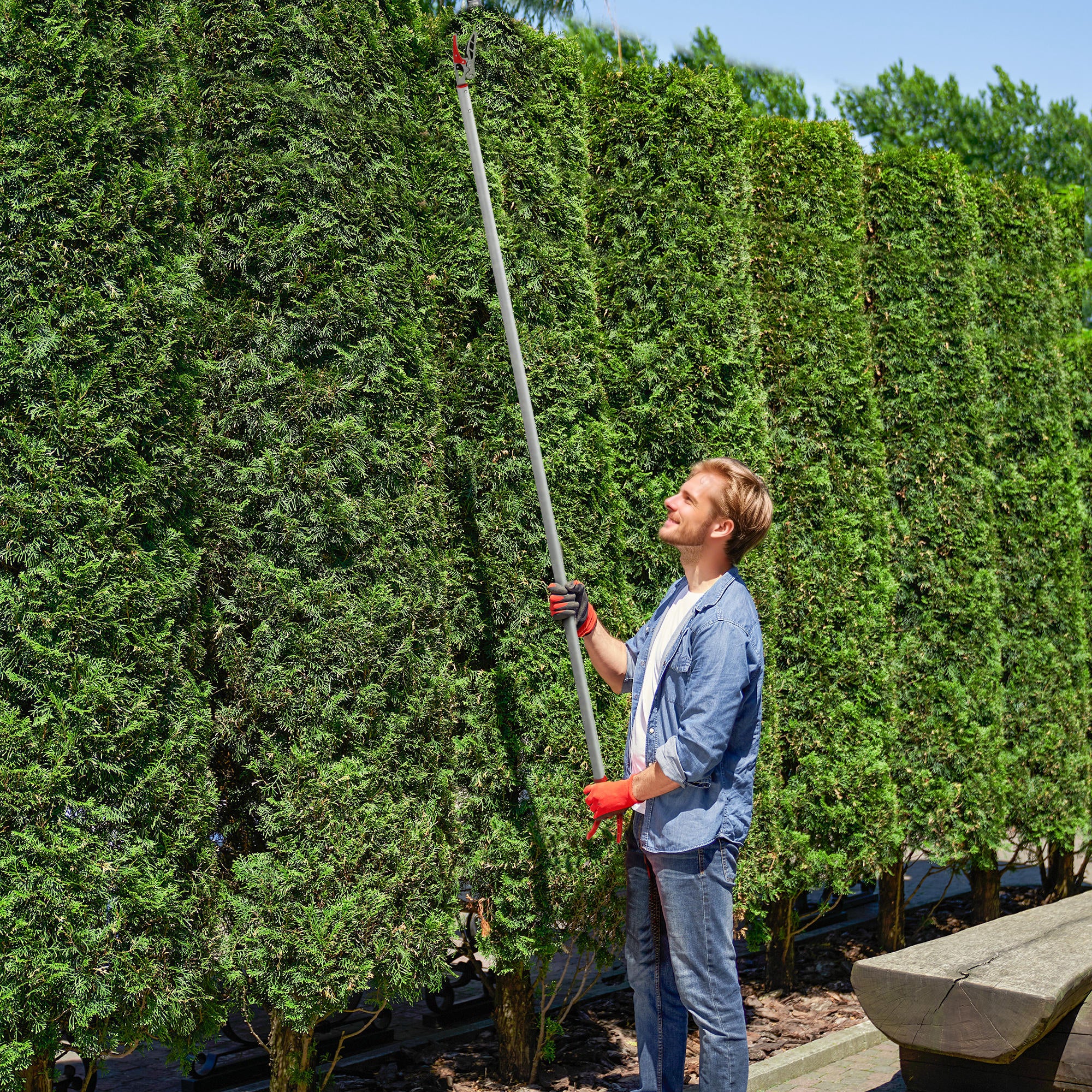 Outsunny 1,8 m Baumschere, Astscheren zum Schneiden, Gartenschneider mit Aluminiumgriff, Langstielige Gartenschere, Rot