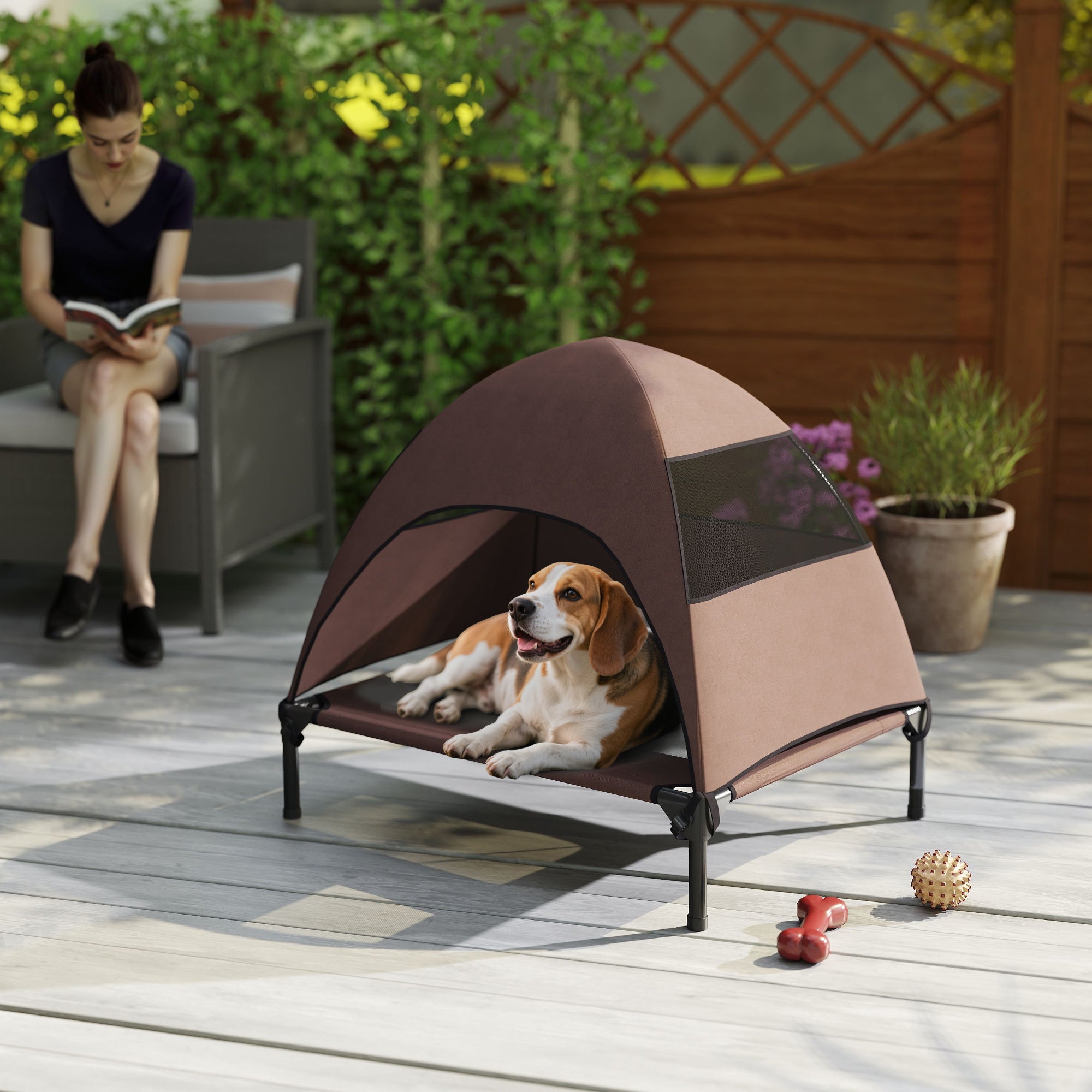 PawHut Hundeliege Outdoor mit Dach, Erhöhtes Hundebett für Mittelgroße Hunde, 76 x 61 x 71cm, Kaffee