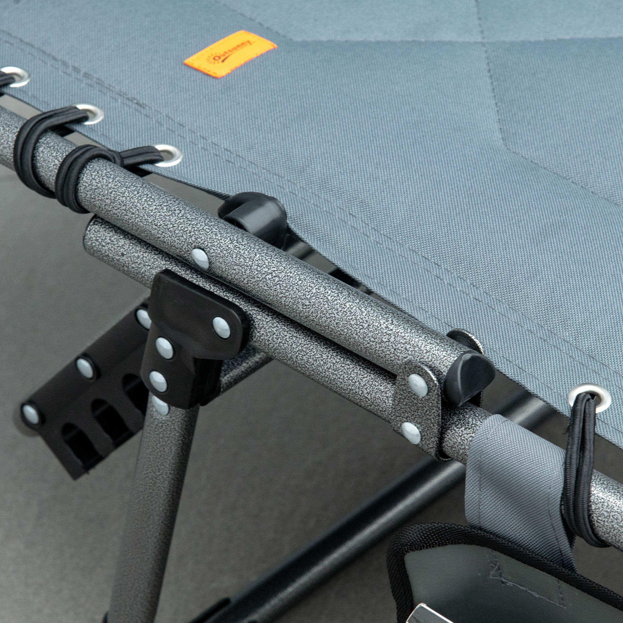 Outsunny Sonnenliege, Faltbare Gartenliege, Klappliege mit Kissen, 5-stufige Rückenlehne, Oxfordstoff, 188 x 57 x 30 cm, Grau