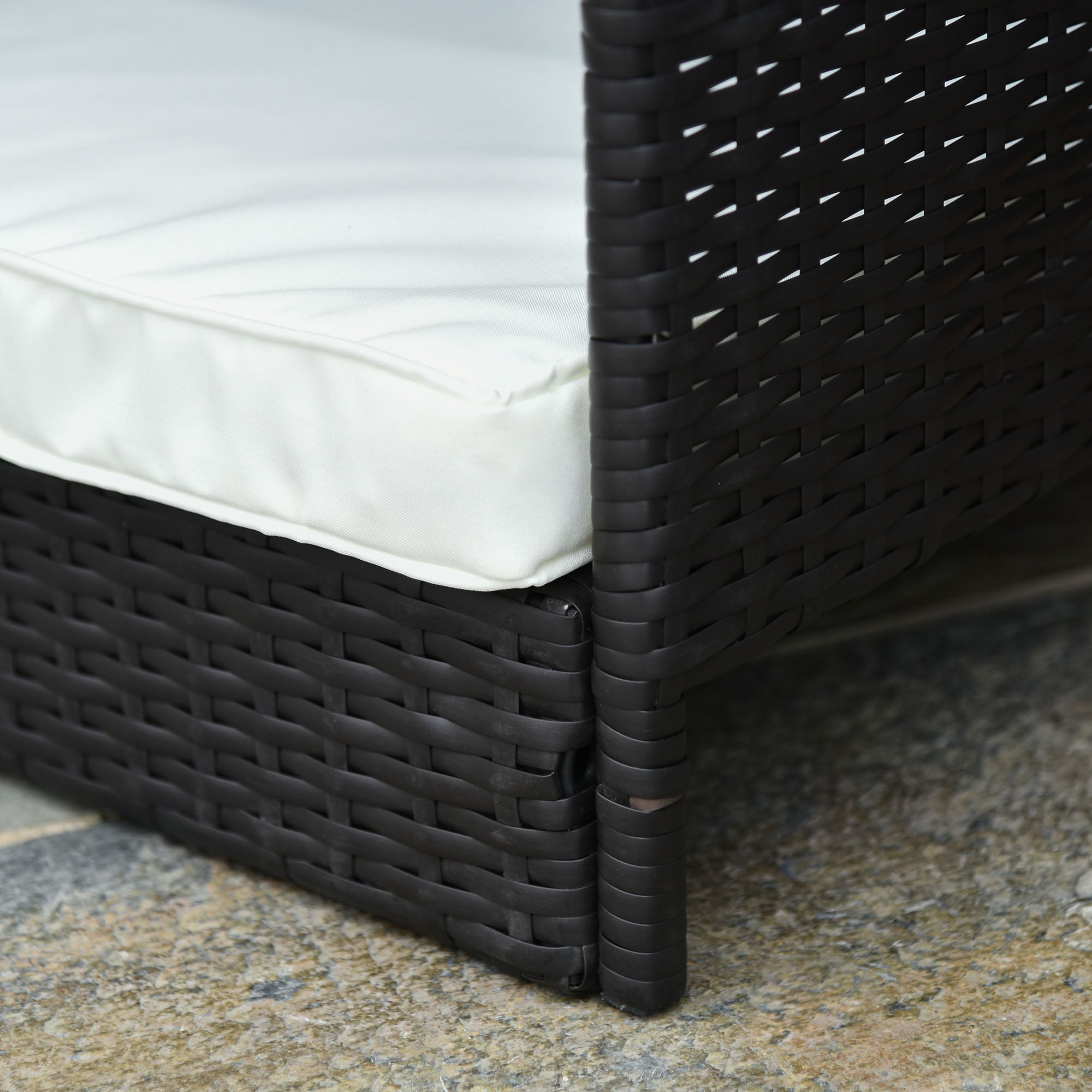 PawHut Rattan Hundeliege Outdoor mit Dach, Erhöhtes Hundebett für kleine und mittelgroße Hunde, Kühlendes Haustierliege mit Metallrahmen, Haustierbett für Draußen, 69 x 98 x 70 cm, Kaffee-Braun