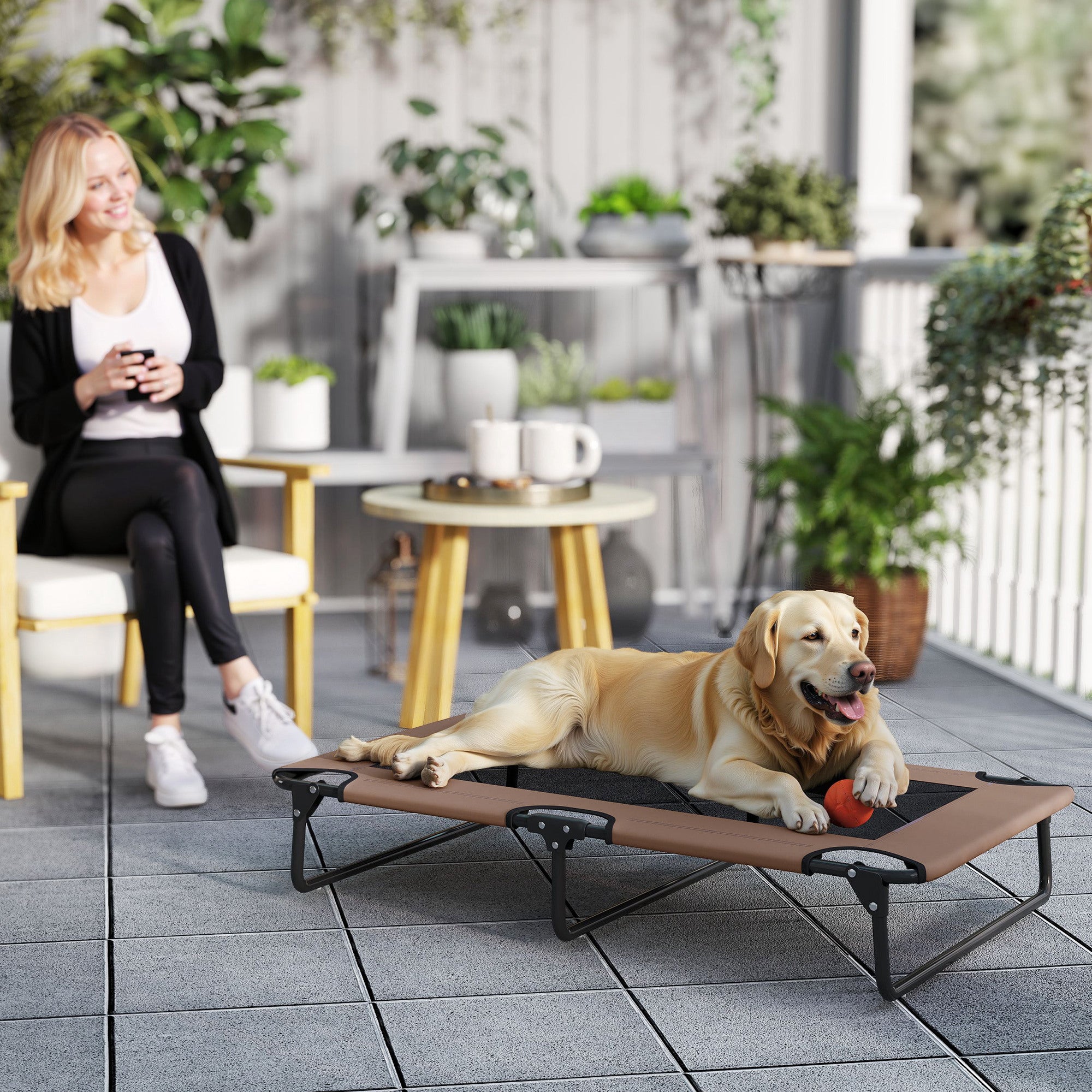 PawHut Tragbares erhöhtes Hundebett, erhöhtes Haustierbett mit atmungsaktivem Netz, für große Hunde, Kaffee