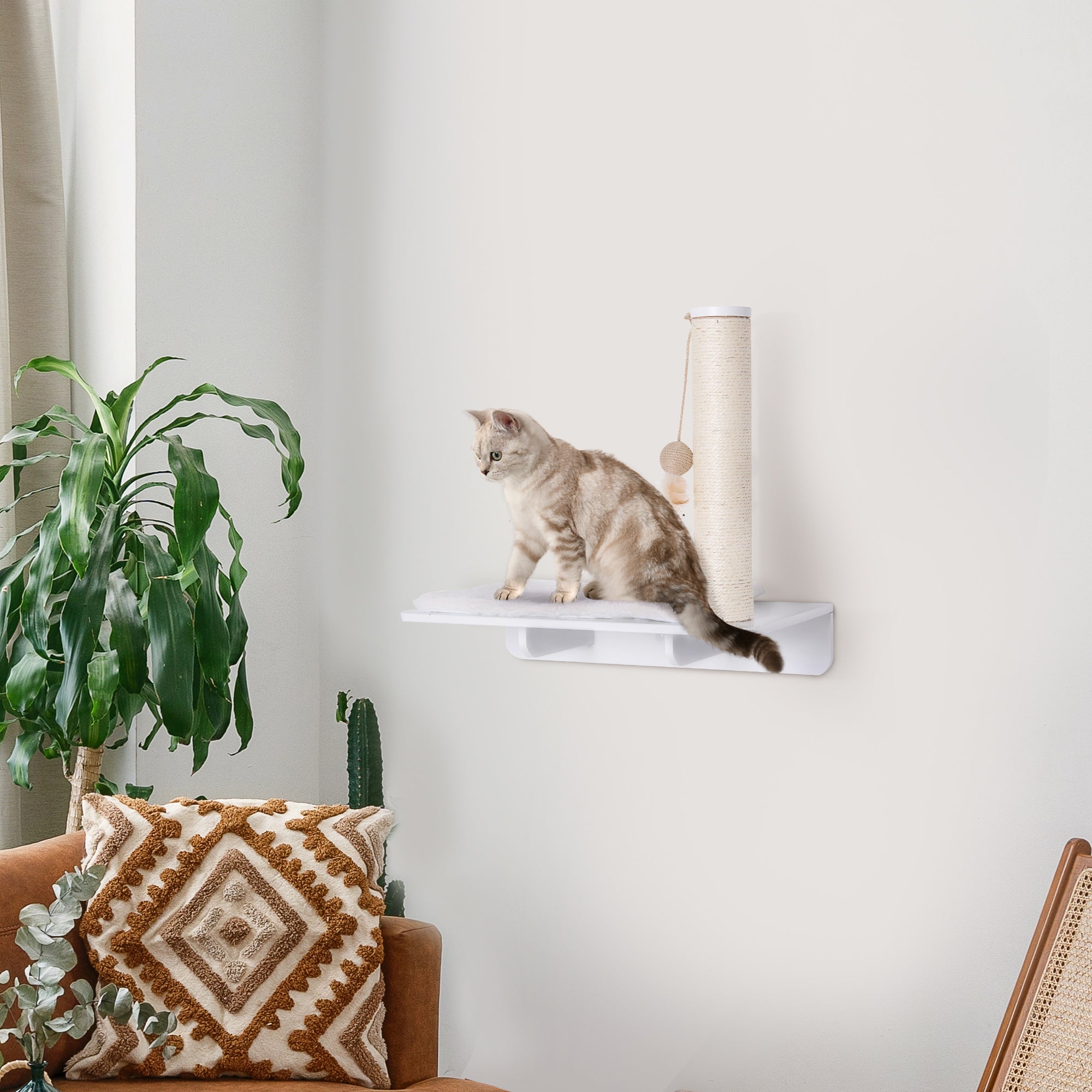 Lit pour chat PawHut avec griffoir et tapis en peluche pour balle de jeu