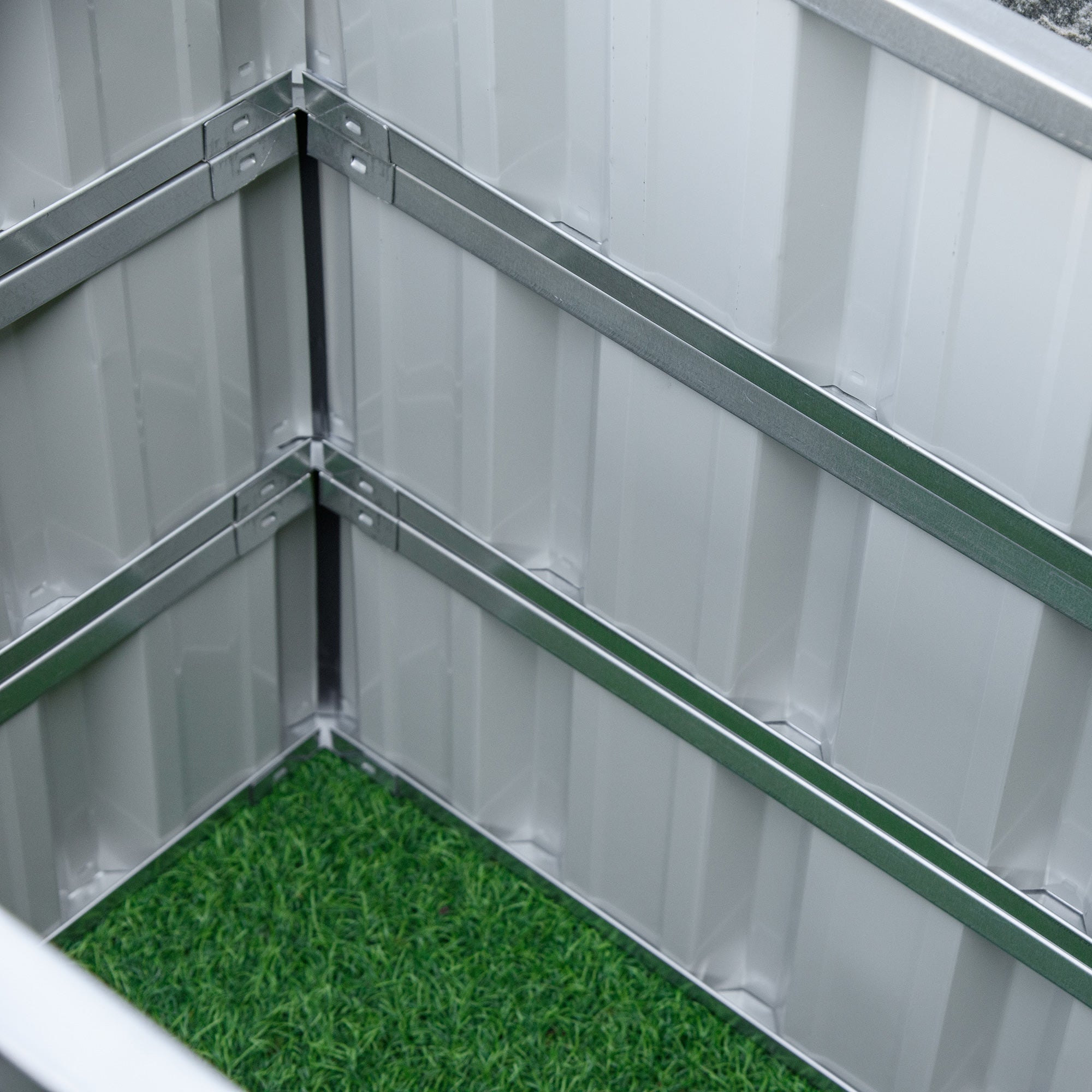 Outsunny Hochbeet aus Stahl 3-stufige Gartenbeet mit T-Form-Pflanzenschilder Handschuhe Pflanzenbeet Kräuterbeet Blumentreppe für Balkon Garten Dunkelgrau 118 x 118 x 62 cm