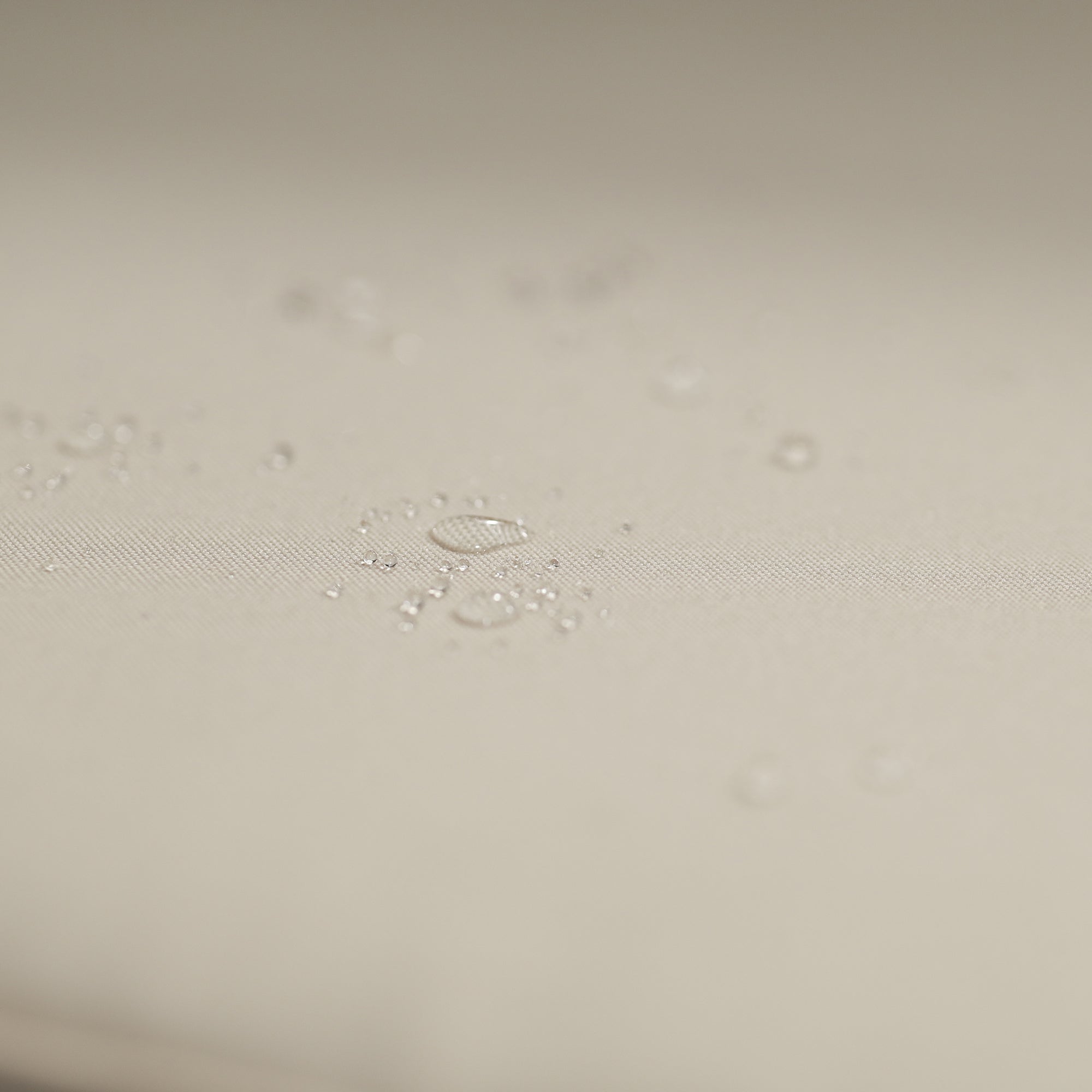 Outsunny Gartenbank Polyrattan 2-Sitzer UV-beständig Sitzbank mit Tisch Kissen Rückenlehne Gartenmöbel Parkbank bis 240kg belastbar Balkonbank für Garten Terrasse Balkon 133x63x84cm, Schwarz