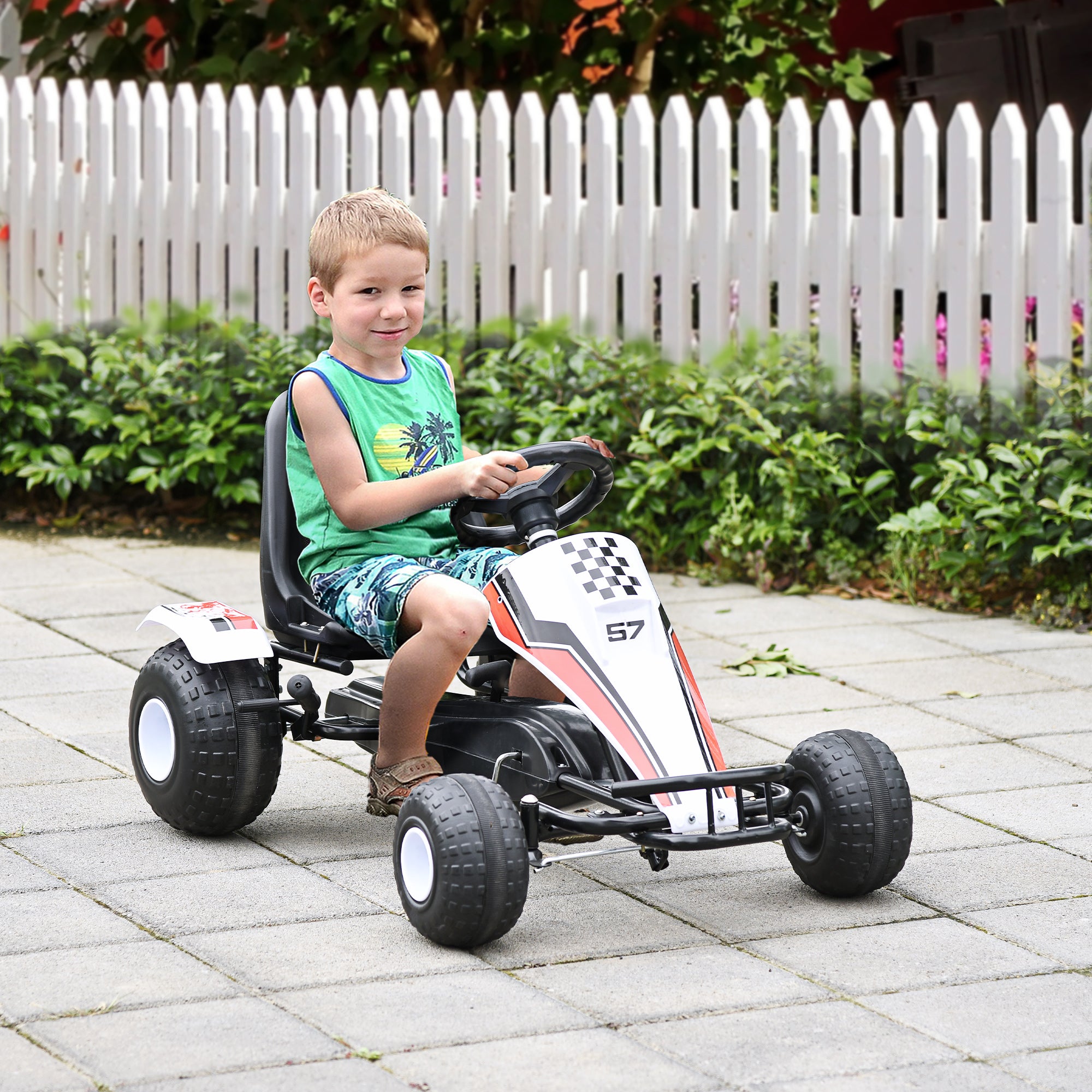 HOMCOM Go Kart Kinderfahrzeug Tretauto mit Pedal Bremsen Kinderspielzeug für 3-6 Jahre Stahl Weiß 104 x 66 x 57 cm