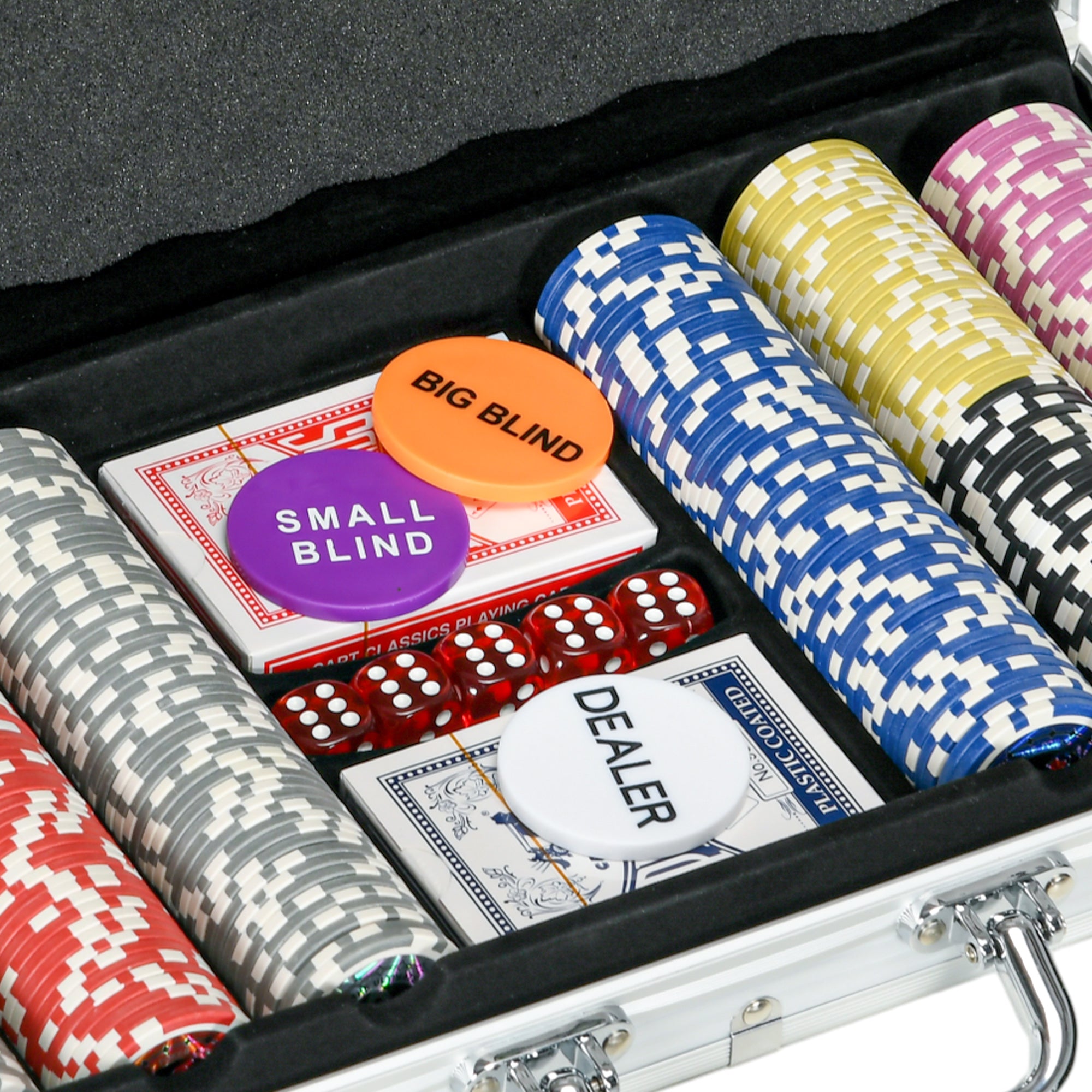 SPORTNOW Casinozubehör und Chips Pokerset mit Chips Pokerchip-Koffer, inkl. Unterlage, Set mit 300 Chips, 2 Kartenspielen, 5 Würfeln