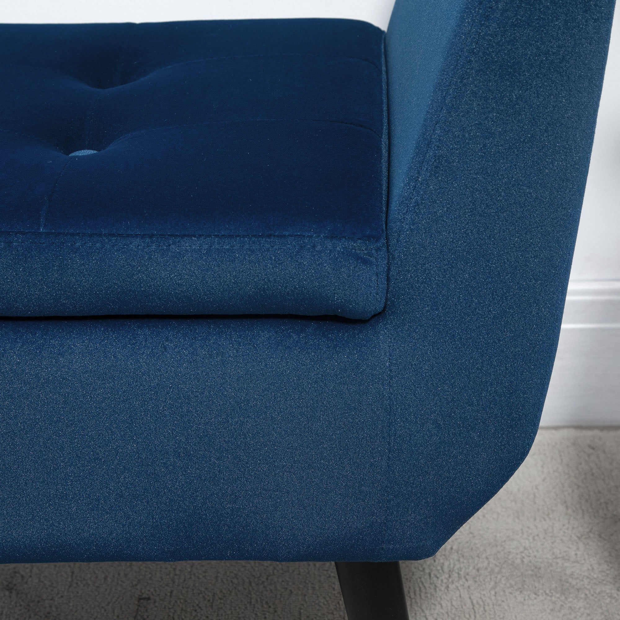 HOMCOM Sitzbank mit Stauraum Armlehnen Polsterbank mit Samtoptik, Sitztruhe mit Holzbeine, Truhenbank für Wohnzimmer Schlafzimmer Flur 107 x 42 x 65 cm, Blau