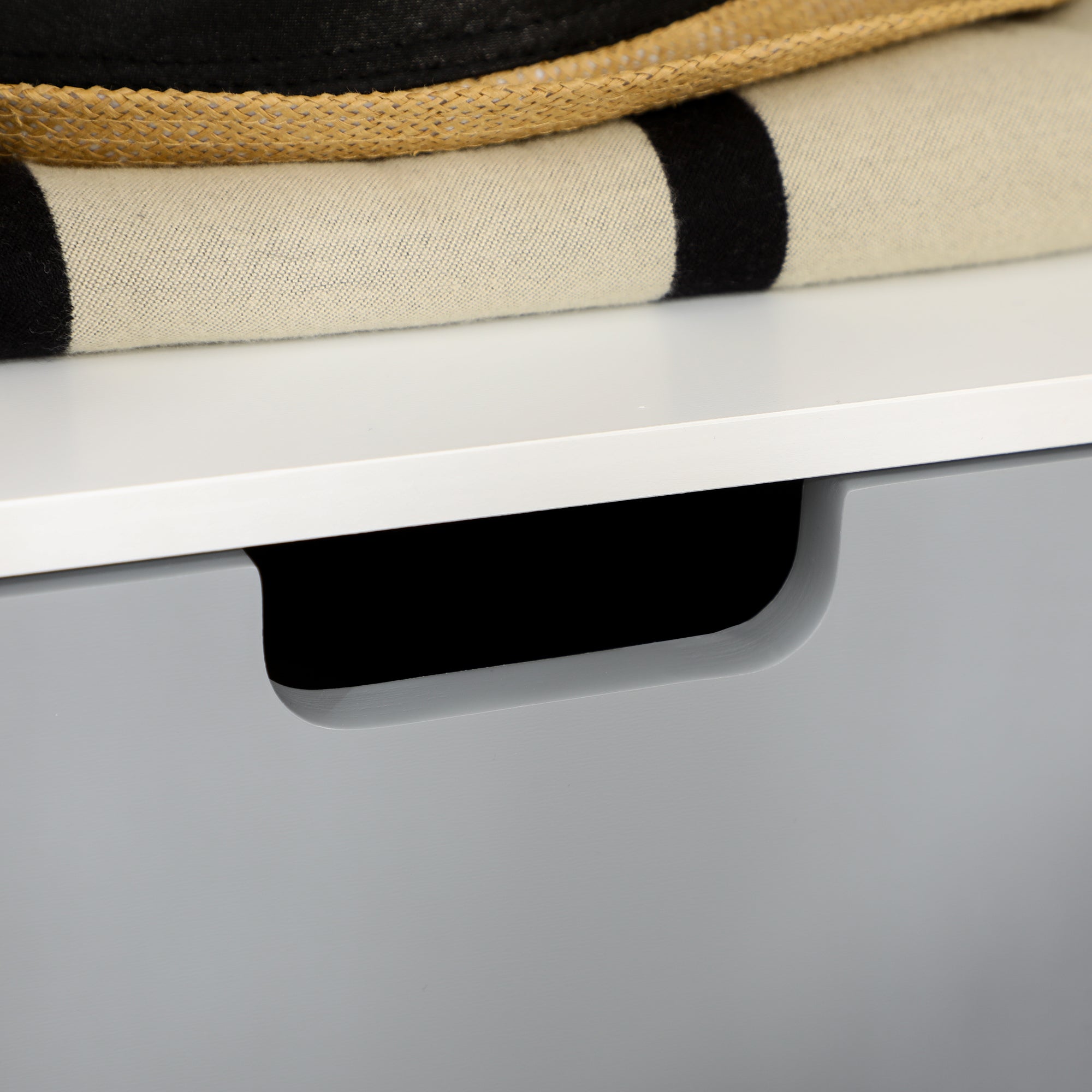 HOMCOM Nachttisch, skandinavisches Design, große Schublade, wasserfeste Lackierung, 40 x 38 x 58 cm, Weiß