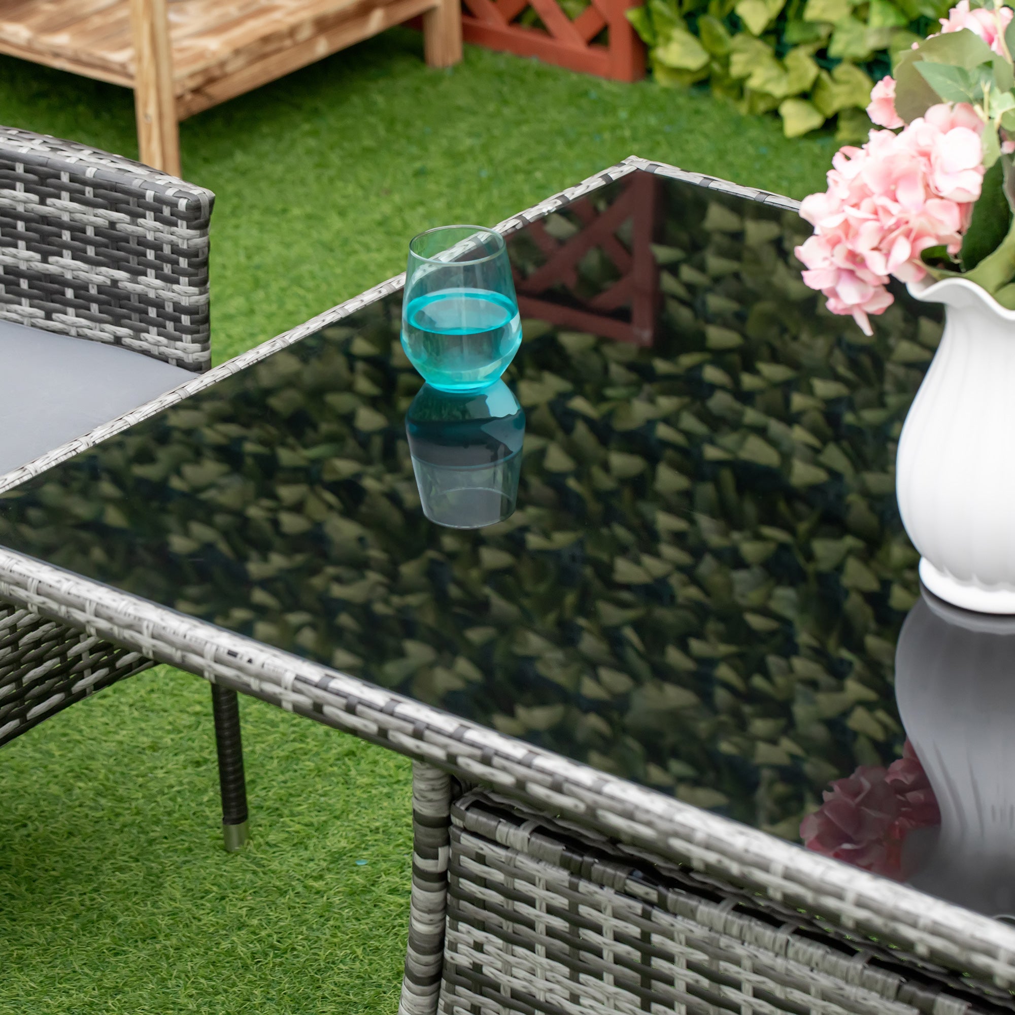 Outsunny Gartentisch Glastisch Esstisch Gartenmöbel Tisch, Polyrattan+Sicherheitsglas, Grau+Schwarz, 150x85x74cm
