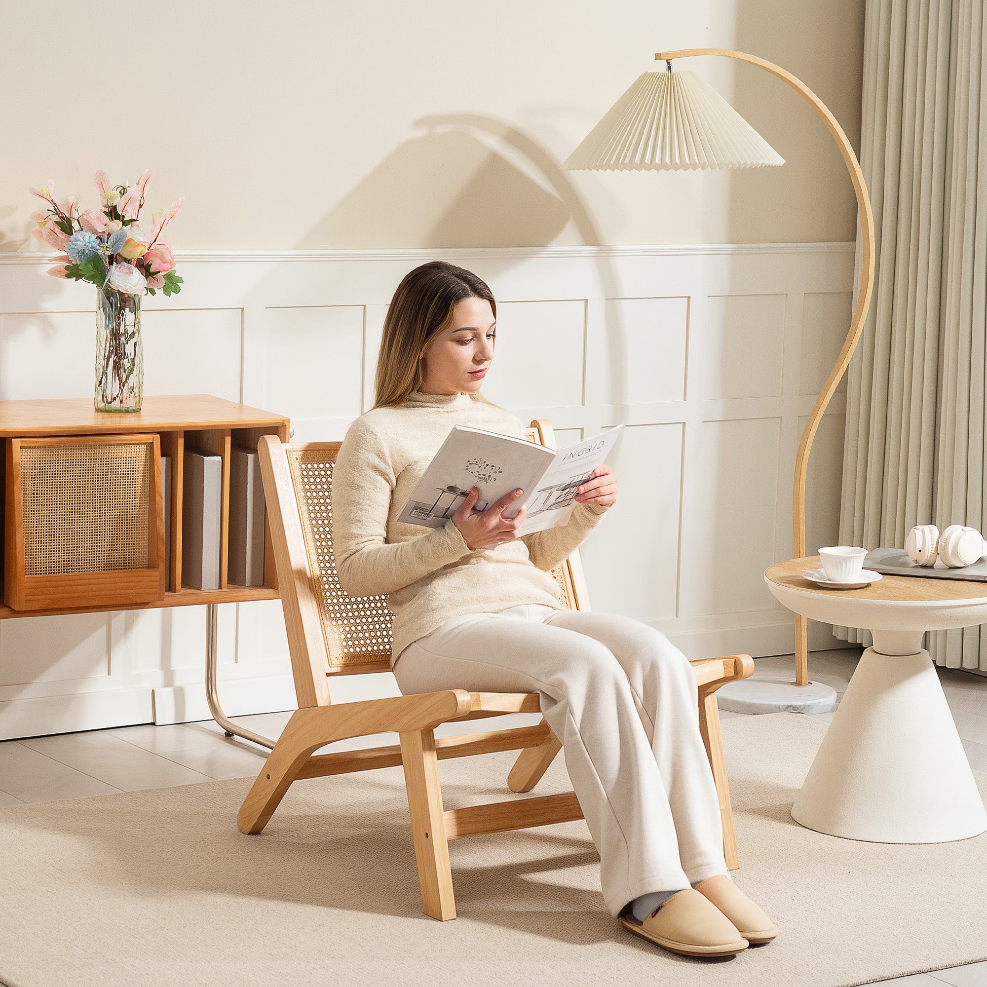 HOMCOM Rattanstuhl, Lesestuhl, Holzrahmen, breiter Sitz, 64 x 70 x 74 cm, Naturholz