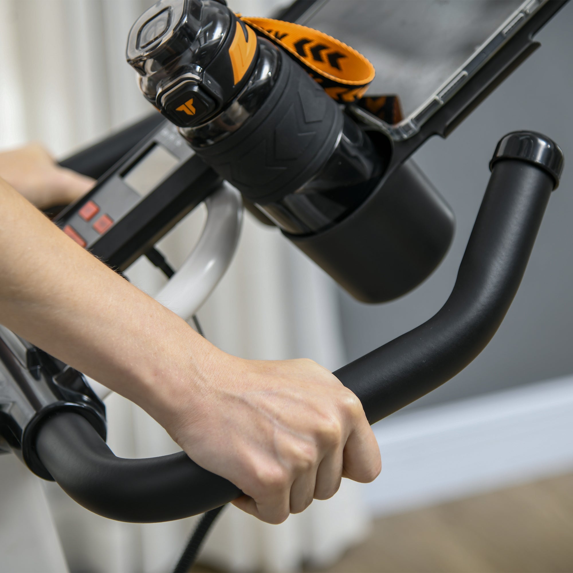 HOMCOM Ergometer, einstellbarer Widerstand, bis 120kg, Stahl, L103xB53xH100-114cm, Weiß/Schwarz