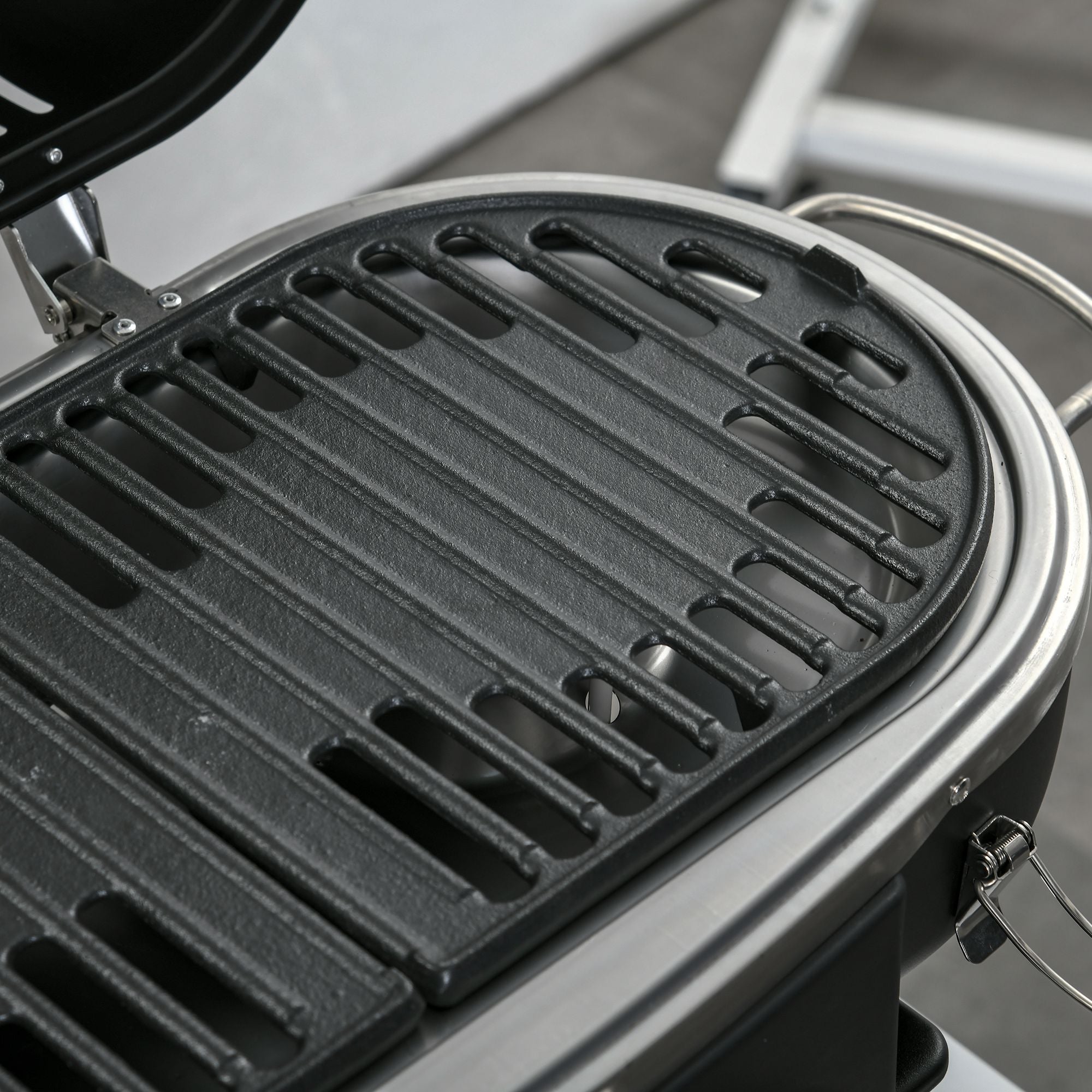Outsunny Gasgrill 2,34 KW Klappbar BBQ Gartengrill inkl 2 Edelstahl-Brenner Druckminderer 66 x 34,5 x 37 cm Schwarz