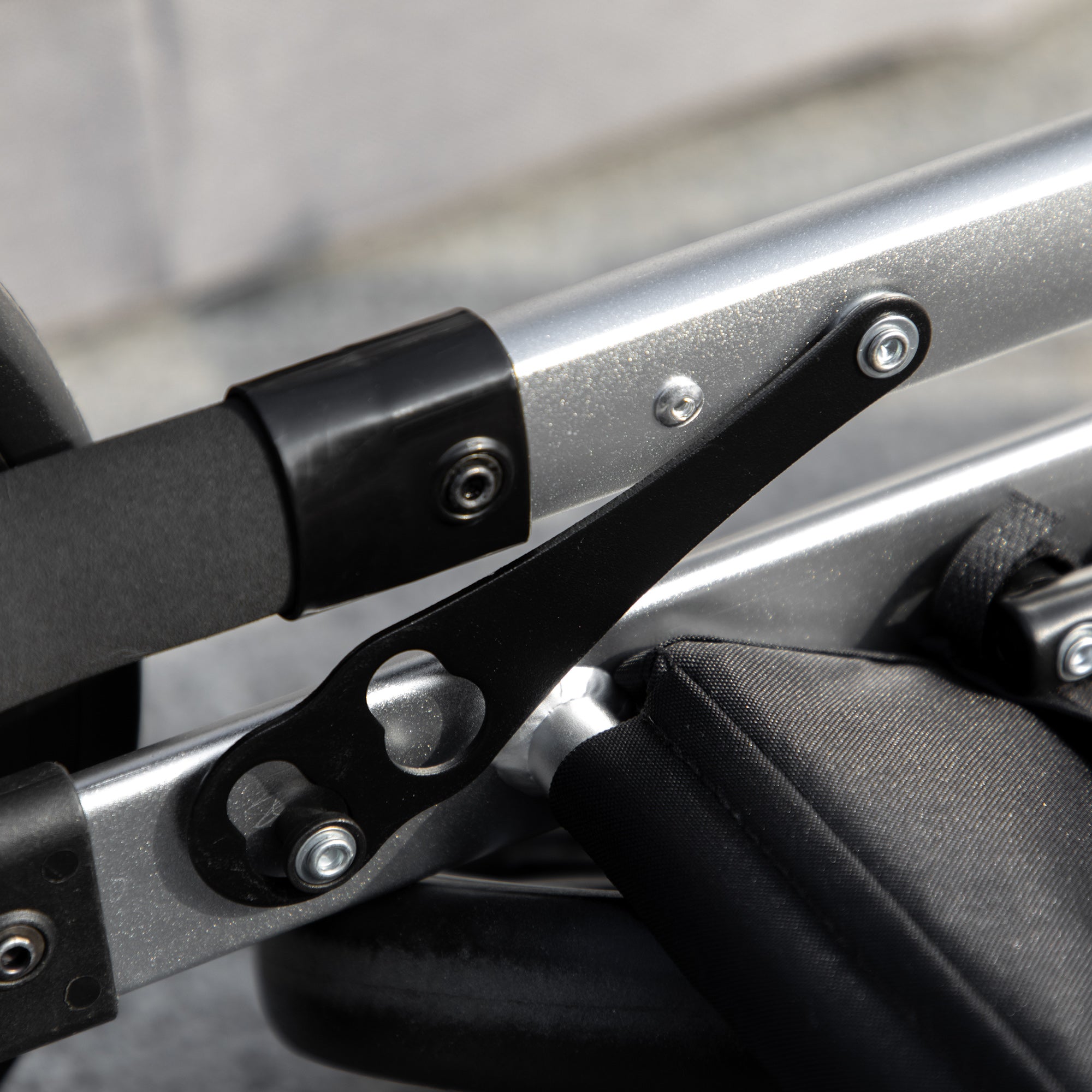 PawHut Hundebuggy Hundewagen bis 10 kg Klappbar Tragtasche Bodenkorb 83 cm x 58 cm x 102 cm, Hellgrau