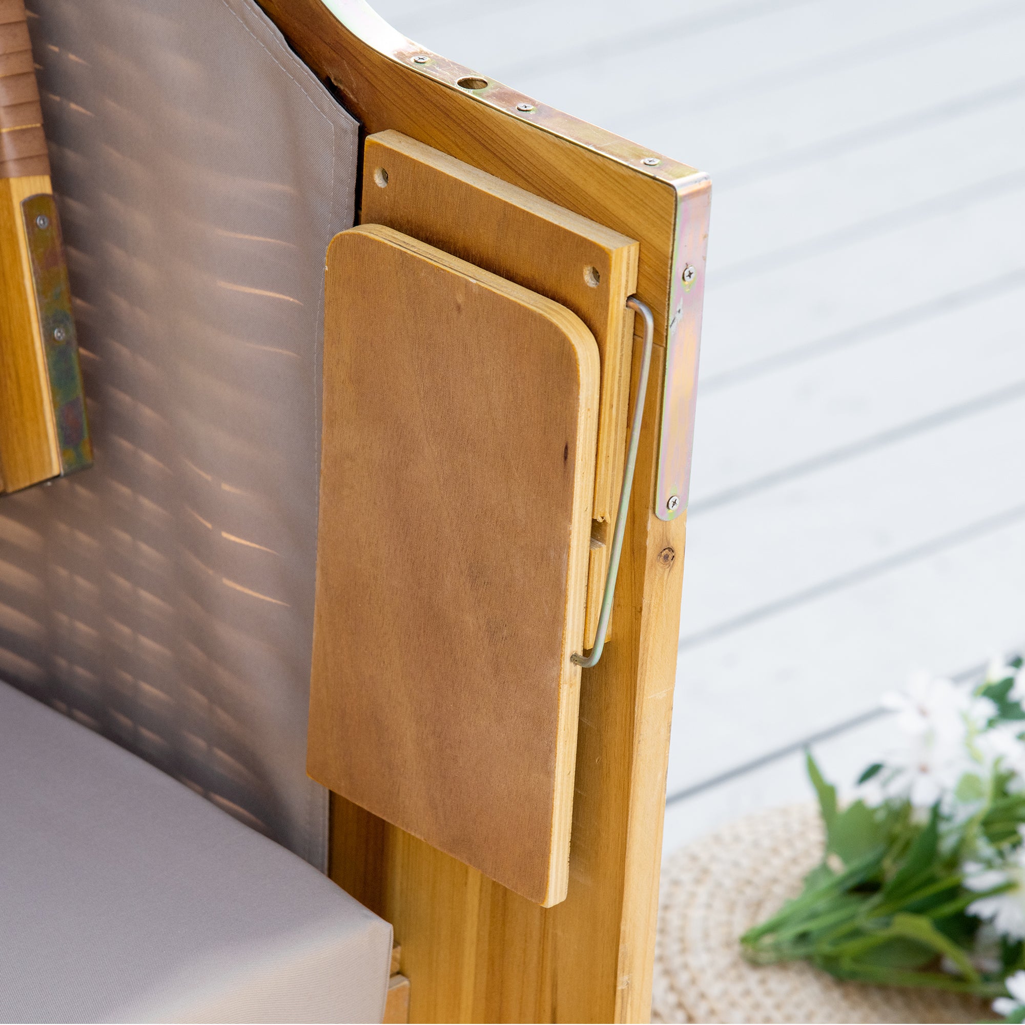 Outsunny Strandkorb 3-Sitzer Sonnenliege mit Dach 2 Klapptischen Fußstütze Chaiselongue 5-stufige Rückenlehne XXL Polyrattan Natur 150 x 79 x 160 cm