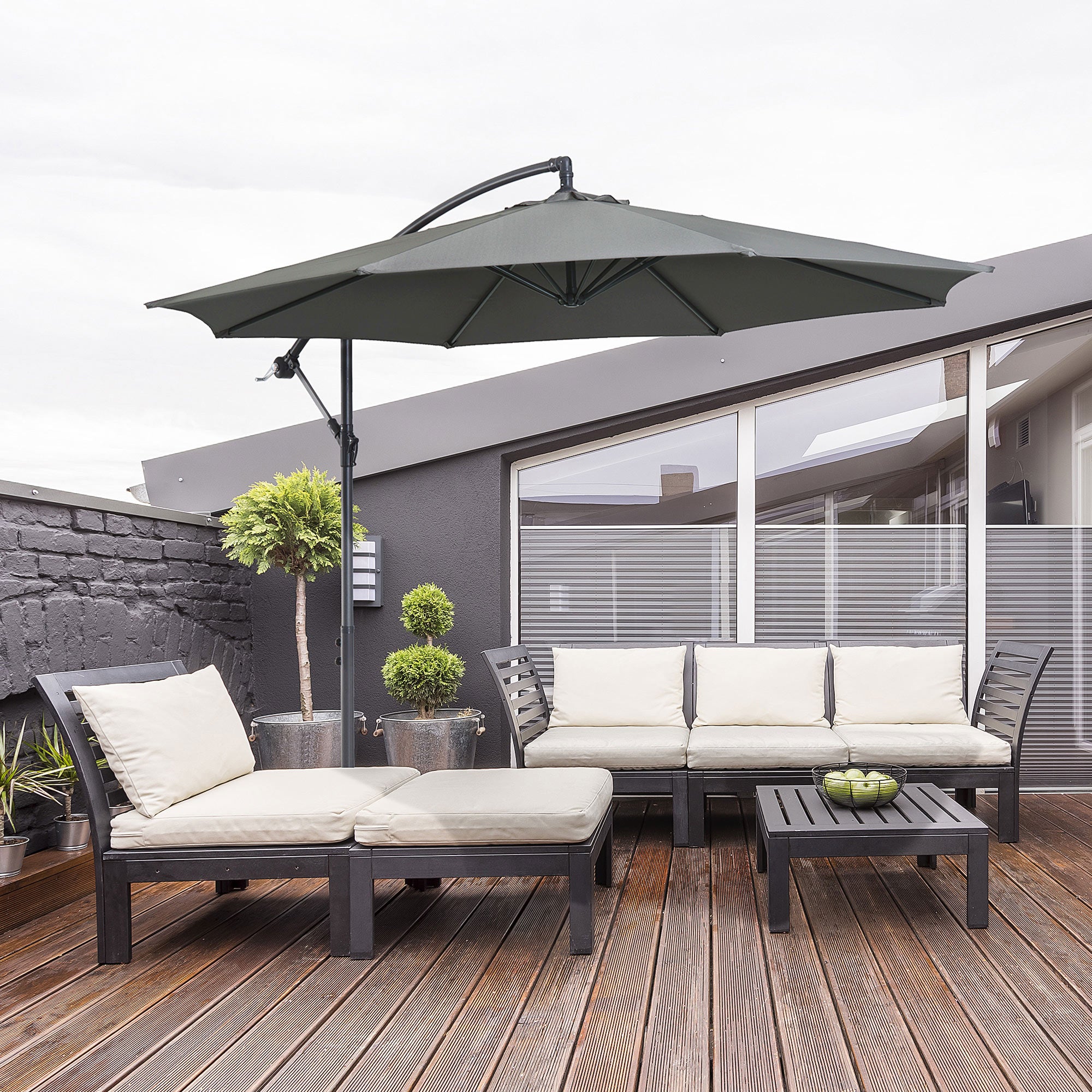 Outsunny Sonnenschirm mit Handkurbel Wetterbeständig 2,95 m x 2,95 m x 2,45 m Polyester Stahl Schwarz