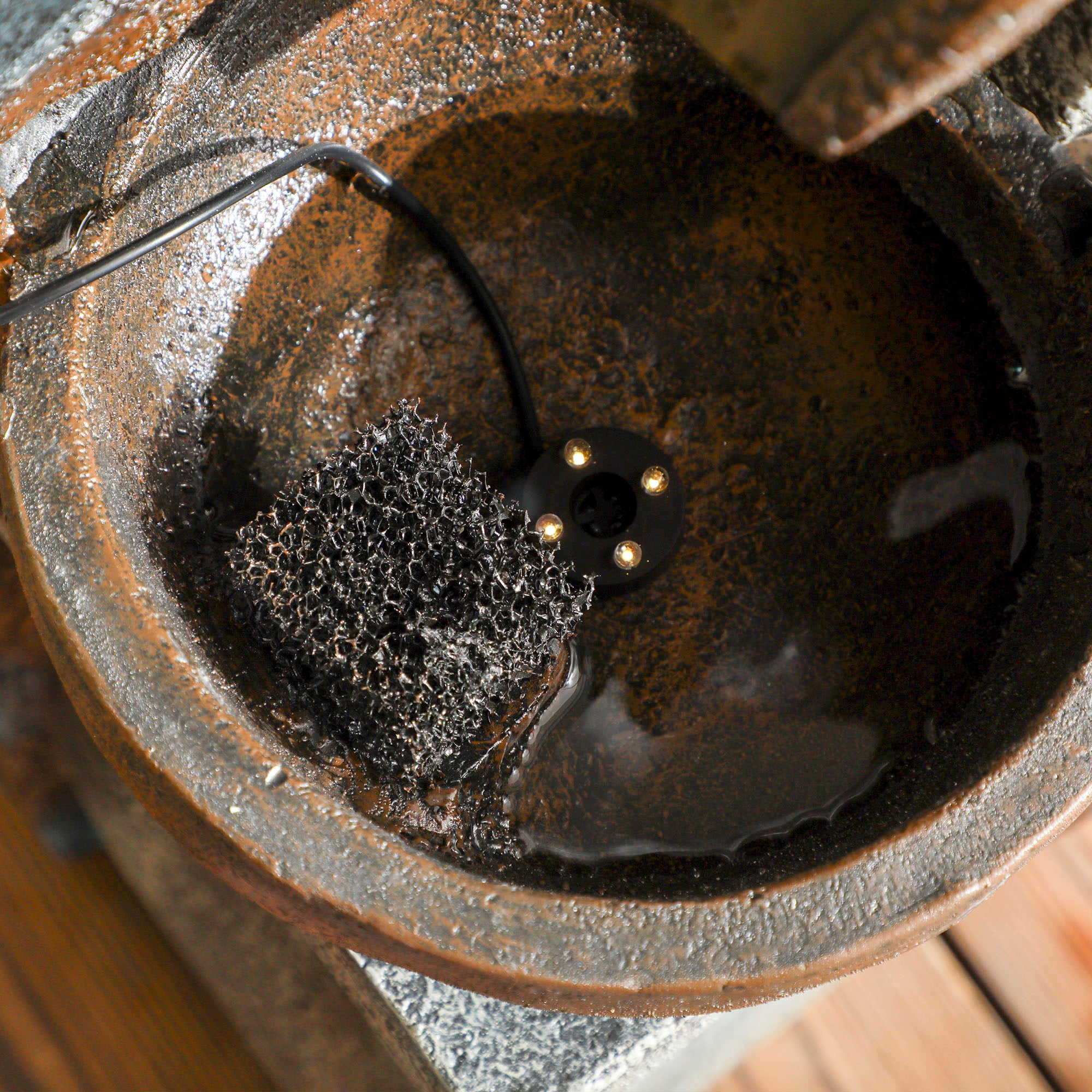 Outsunny Gartenbrunnen, Backsteinoptik, 5-stufig, Solarbetrieb, LEDs, 107cm, Kunstharz, Grau/Braun