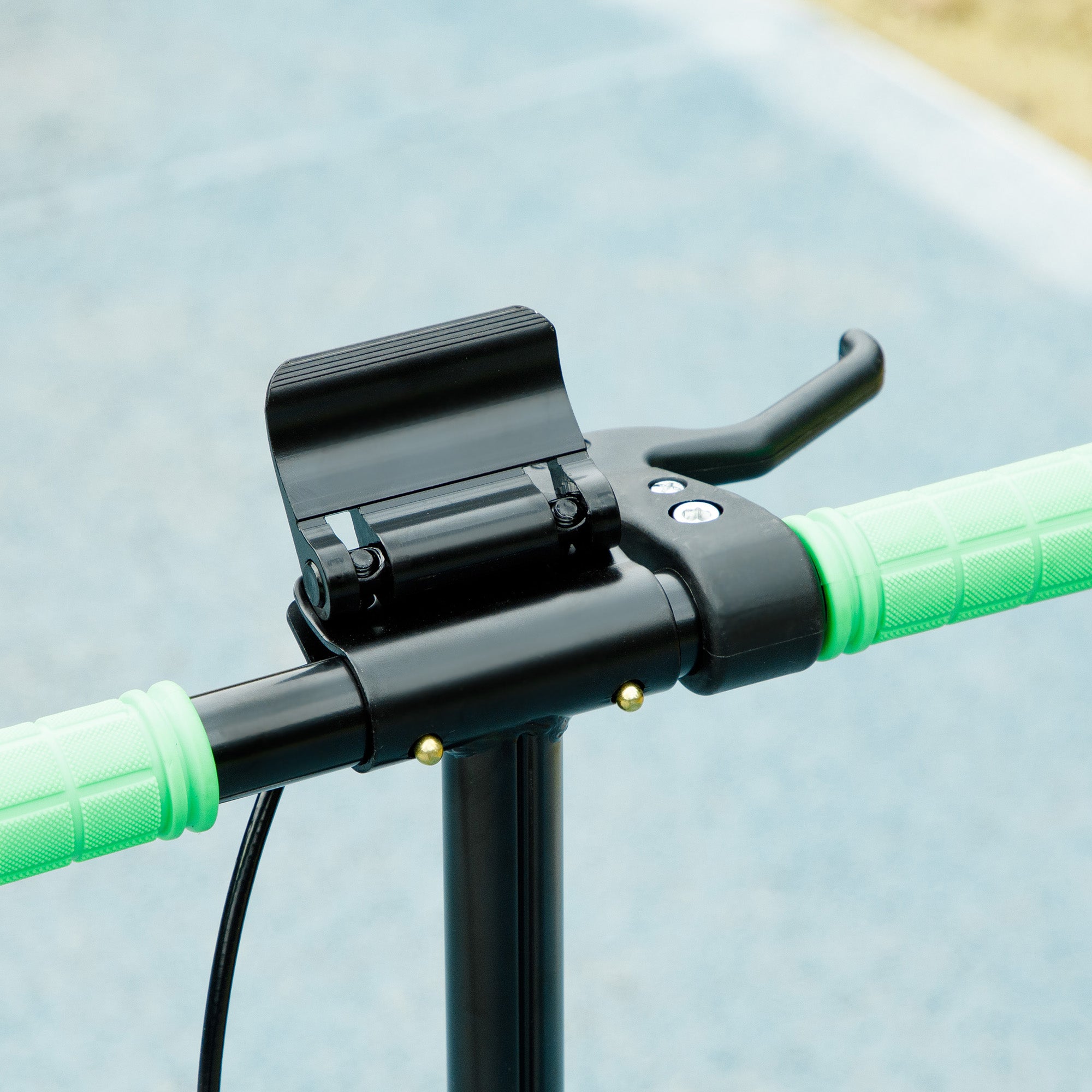 AIYAPLAY Kinderroller, Doppelte Bremsen, Metallrahmen, Fußstütze, faltbar, 3-8 Jahre, Grün