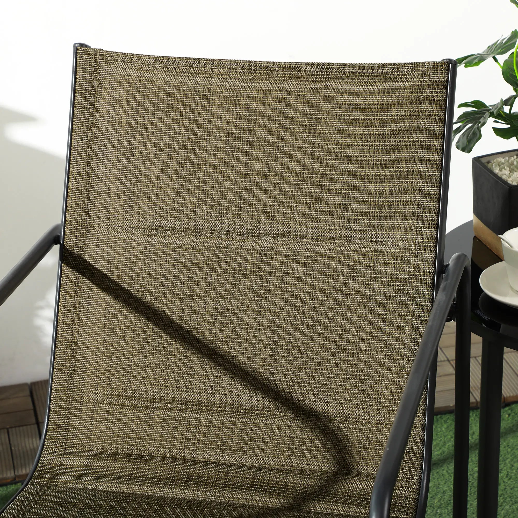 Outsunny Gartenstuhl, 2er-Set, atmungsaktiver Bezug, robuster Metallrahmen, 54x66,5x88cm, Schwarz/Braun