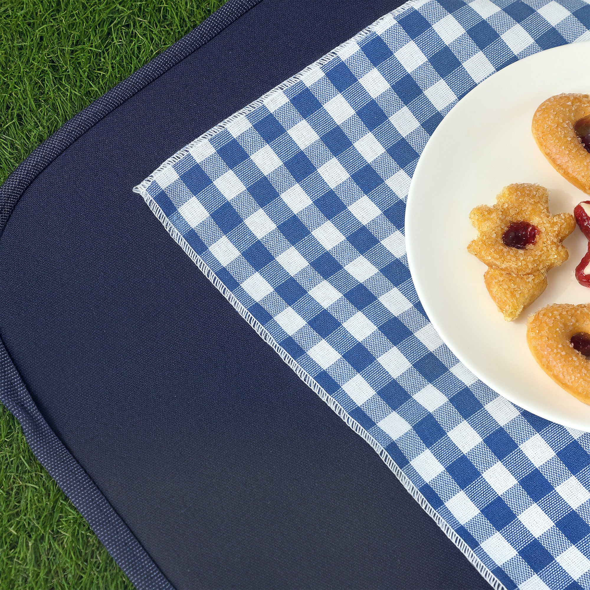 Outsunny Picknickkorb aus Weidenholz Picknickkoffer für 4 Personen mit Isoliert Kühlfach Besteck Set Naturholz