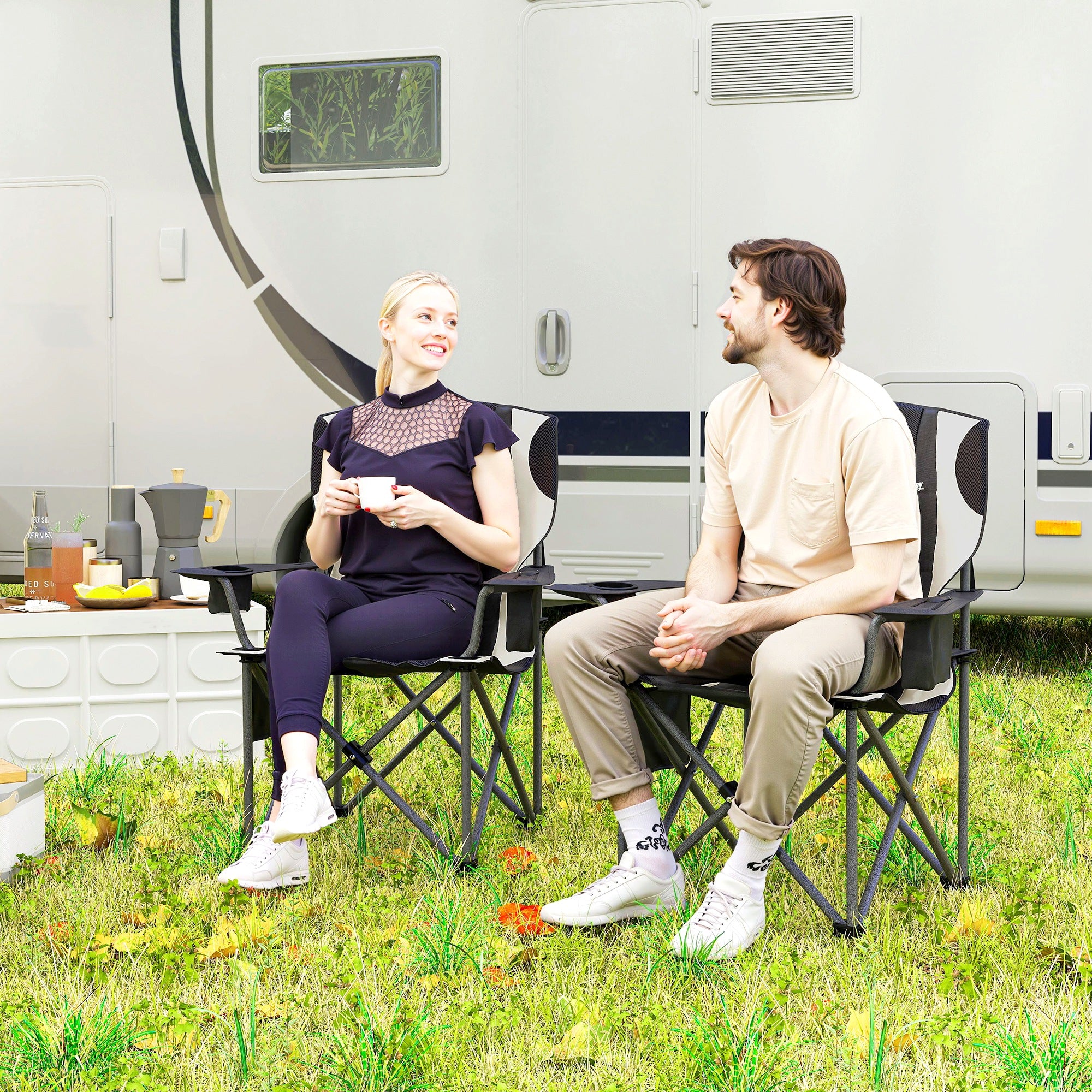 Outsunny 2er Set Faltstuhl faltbar Campingstuhl mit Armlehnen Getränkehalter Kopfstütze Kühltasche Schwarz