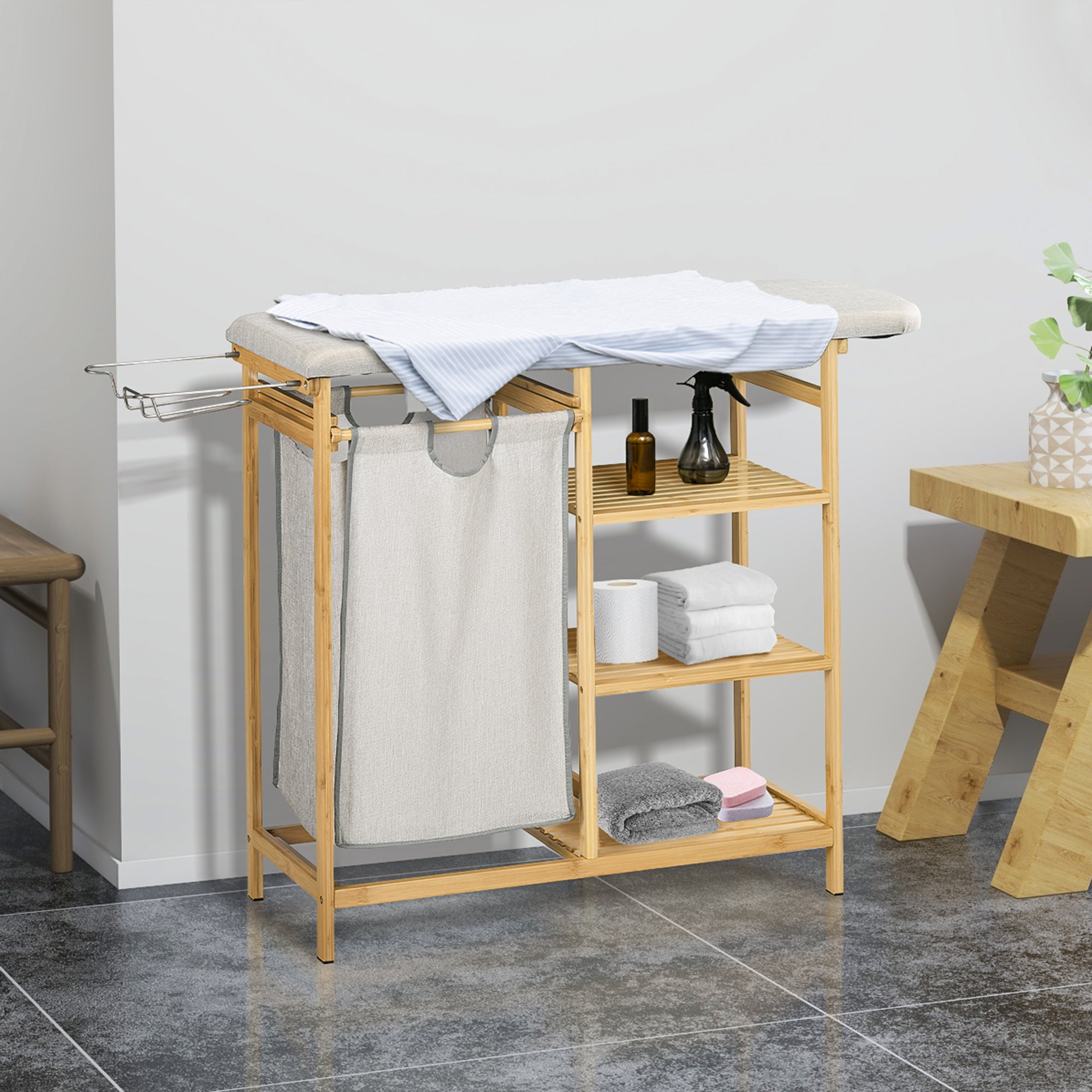 HOMCOM Wäschesammler, multifunktional, Bügelbrett & Stoffsack 57L, Bambusgestell, 113x34x82cm, Natur/Grau