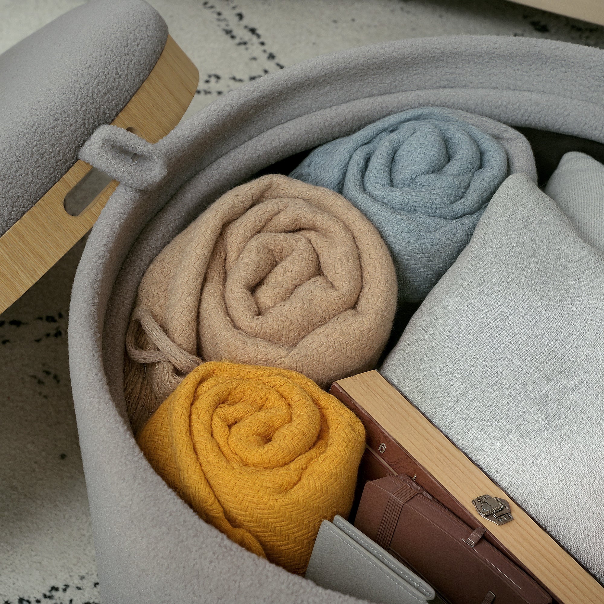 HOMCOM Hocker Polsterhocker, Teddyfleece, versteckter Stauraum, umkehrbarer Deckel, 56 cm x 56 cm x 42 cm, Grau