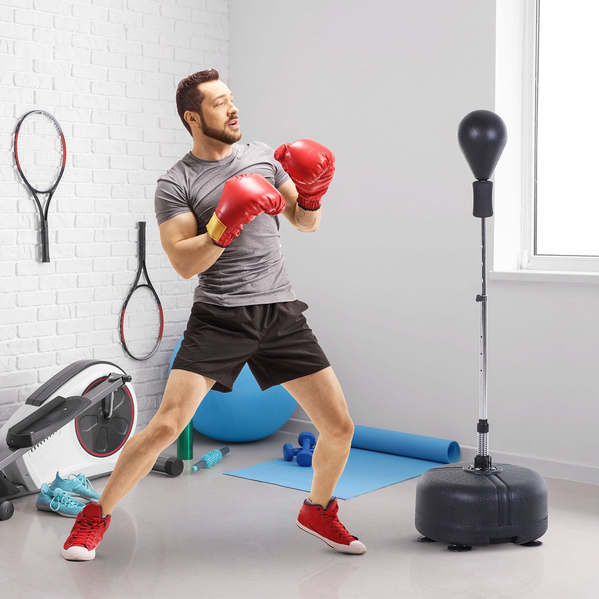 HOMCOM Punchingball Set Standbox Training Set 136-154 cm höhenverstellbar mit 1 paar Handschuhe Geeignet für Profis und Anfänger Schwarz