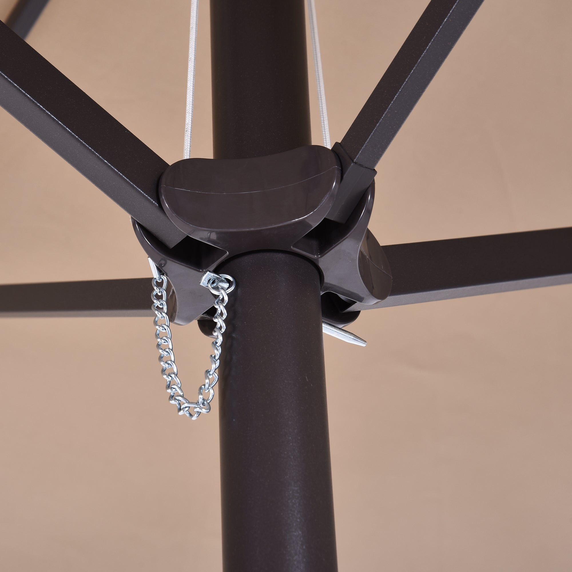 Outsunny Doppelsonnenschirm 455 x 270 cm Gartenschirm mit Handkurbel oval stabil Metallstange Marktschirm Doppelsonnenschirm Terrassenschirm Sonnenschutz für Strand Balkon Terrasse Garten Hellkaffee