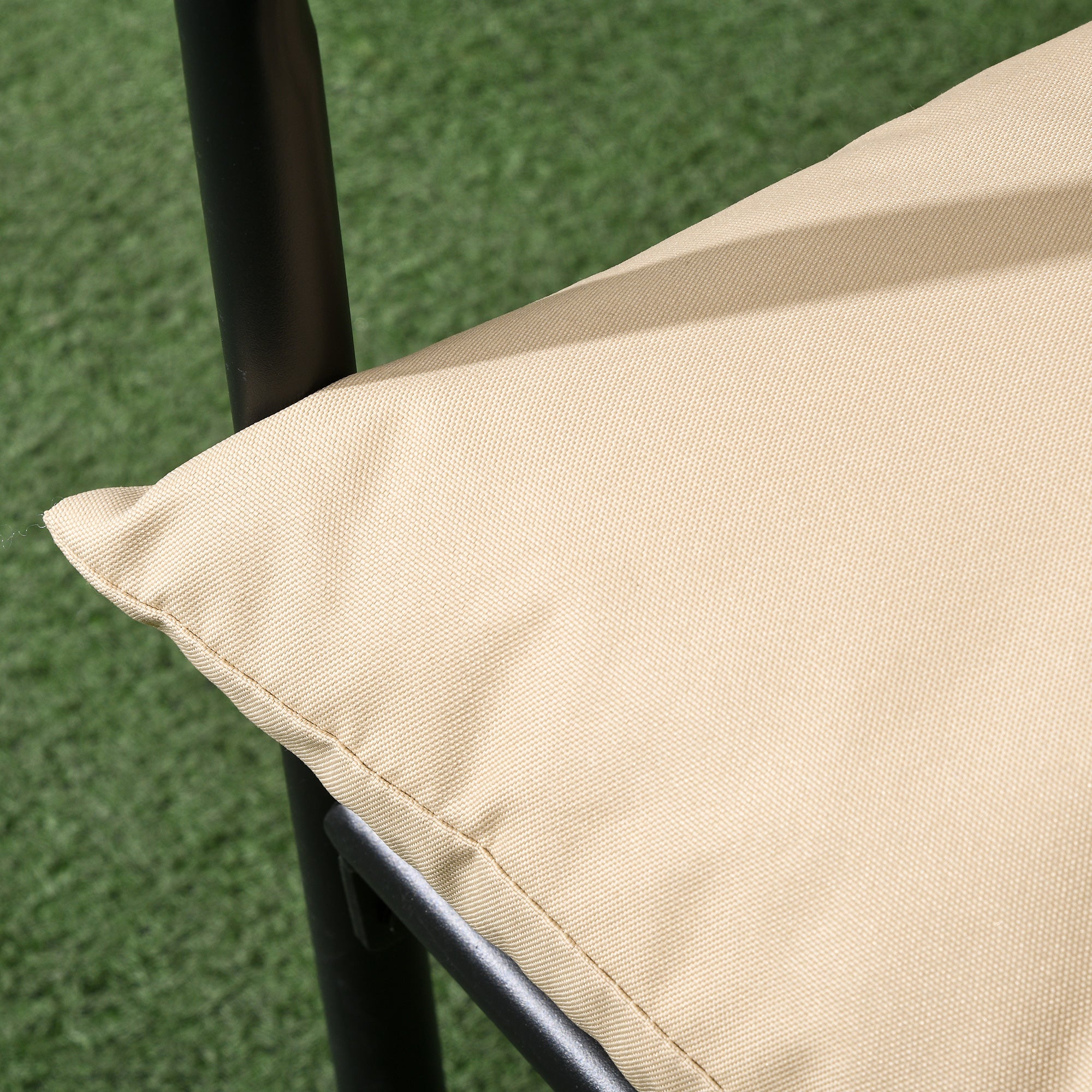 Outsunny Outdoor Sitzgruppe, 3-teilig, 2 Stühle, Tisch mit Glasplatte, Sitzkissen, Metallgestell, Beige