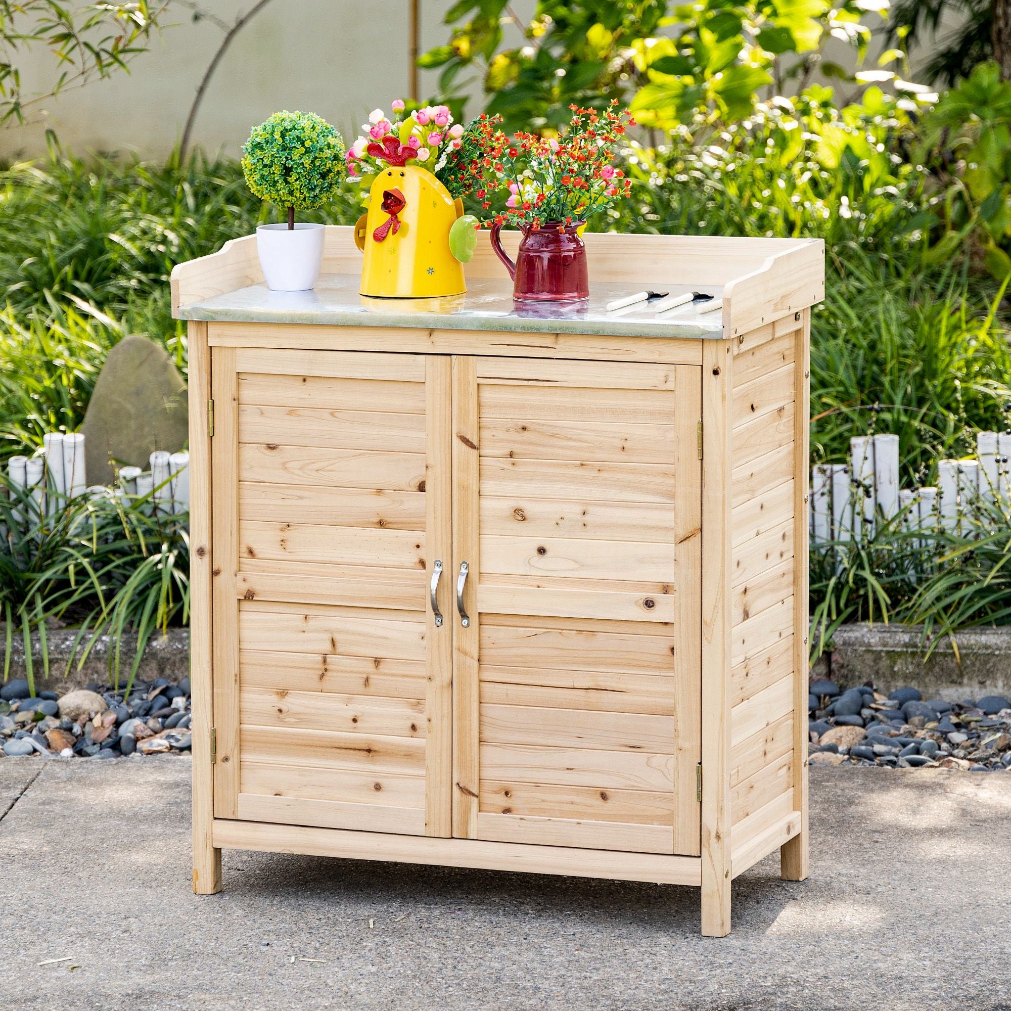 Outsunny Gartenschrank mit 2 Fächern, Metall-Arbeitsplatte mit Aufkantung, Naturholz, 83 x 40 x 92 cm