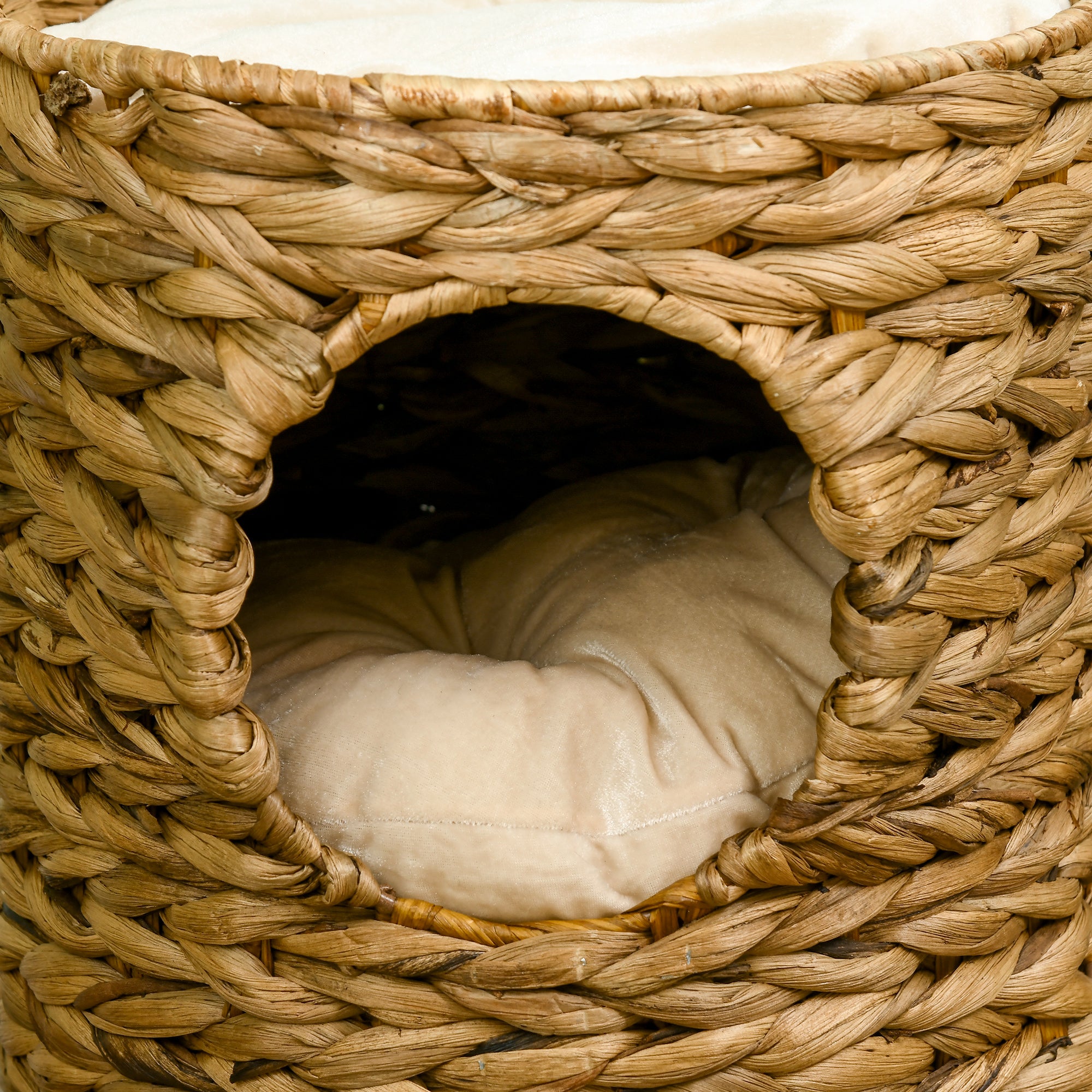 PawHut Kratztonne, 47 cm, 2 Höhlen, Kissen, Kratzbaum mit Katzenbett, Katzenturm aus Wasserhyazinthe, Hellbraun
