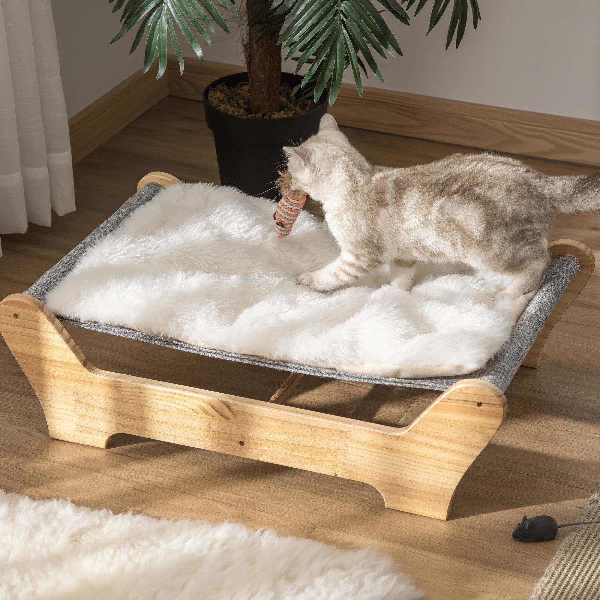 PawHut Katzenbett mit Gestell Hängematte für Katzen erhöhtes Katzennest mit weichem Kissen Kiefernholz Natur 68 x 43 x 20 cm