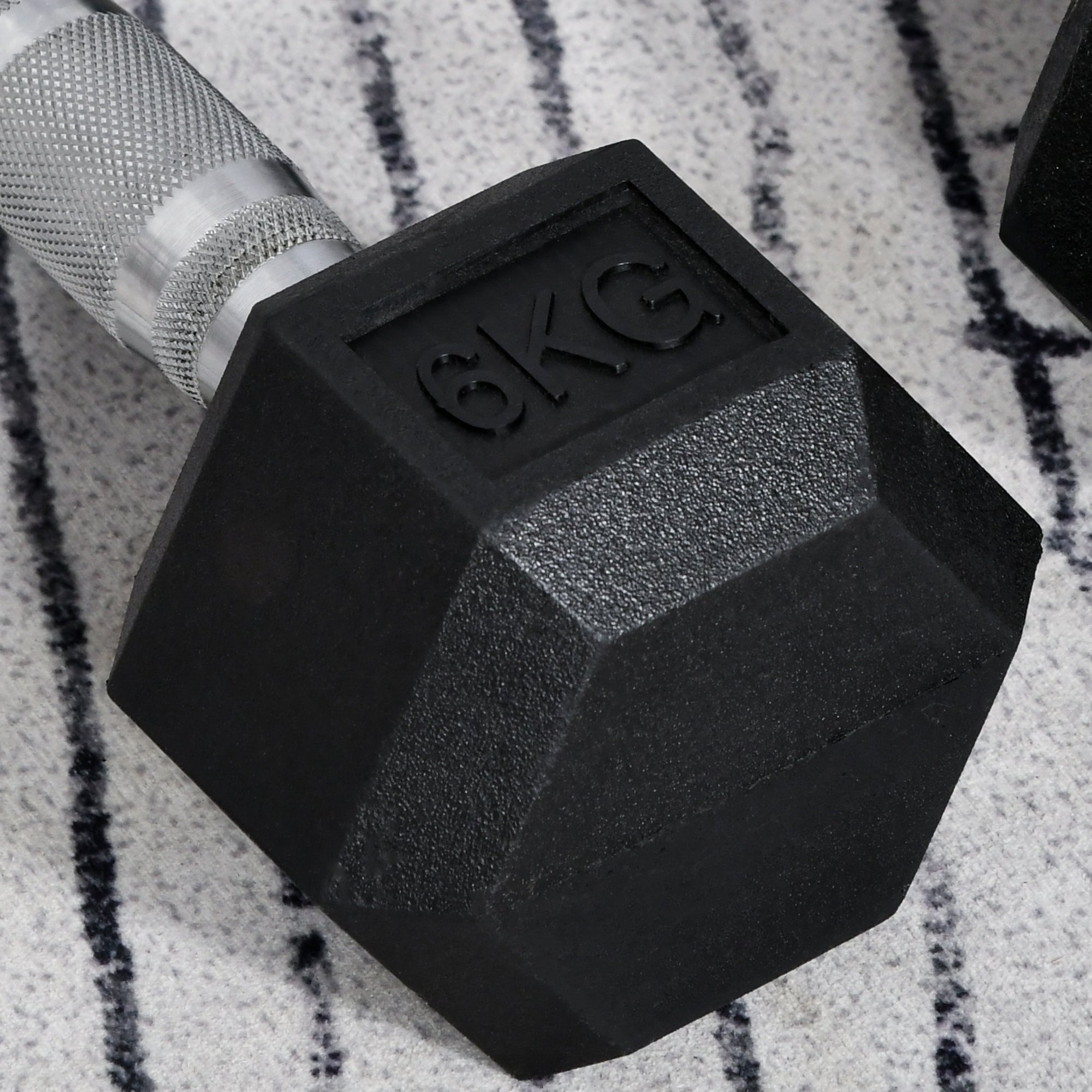 HOMCOM Hantelset, 2er Set Hanteln mit gerändeltem Griff, Kurzhantelset aus Gusseisen, 2 x 6 kg, Kurzhanteln für Männer und Frauen, Dumbbell Set für Zuhause, Fitnessstudio, Krafttraining
