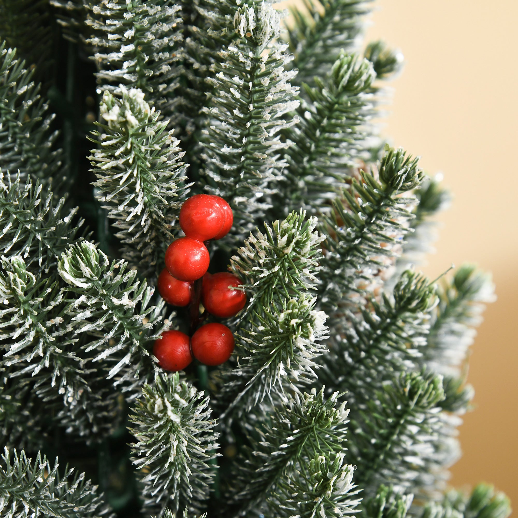 HOMCOM Mini Weihnachtsbaum mit Tannenzapfen, roten Beeren und Übertop 50 cm hoch, Mehrfarbig