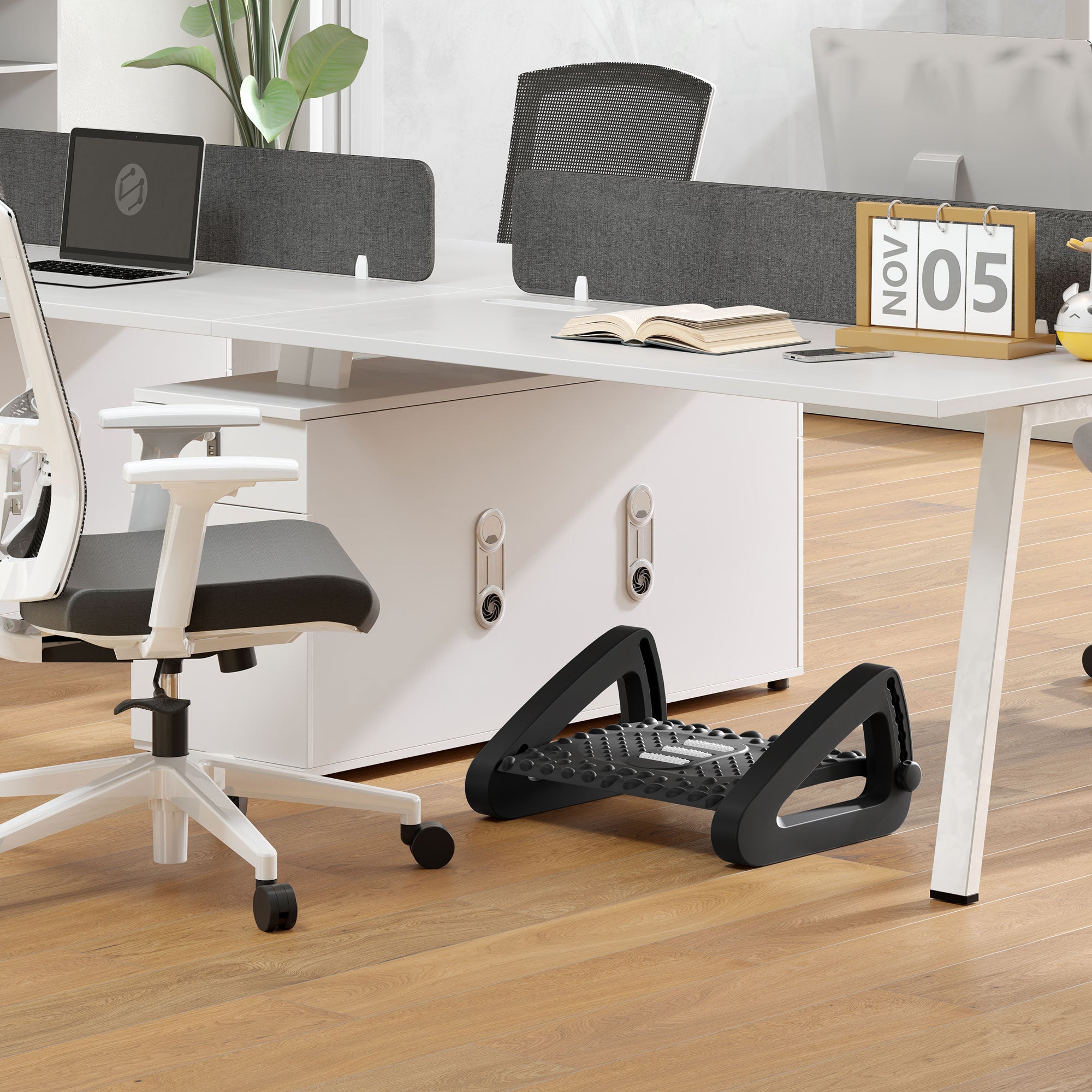 HOMCOM Fußstütze für den Schreibtisch, höhenverstellbarer Fußhocker mit Massage-Oberfläche und Rollen, Kunststoff, Schwarz