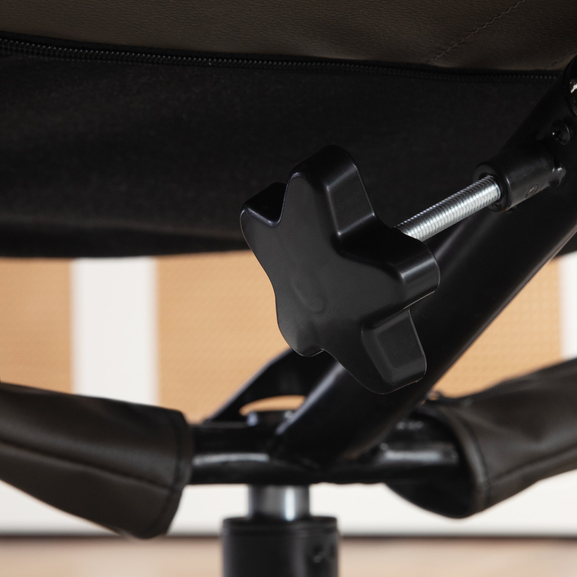 HOMCOM Relaxsessel mit Hocker, Rückenlehne verstellbar, Kunstleder, bis 150 kg, Grau