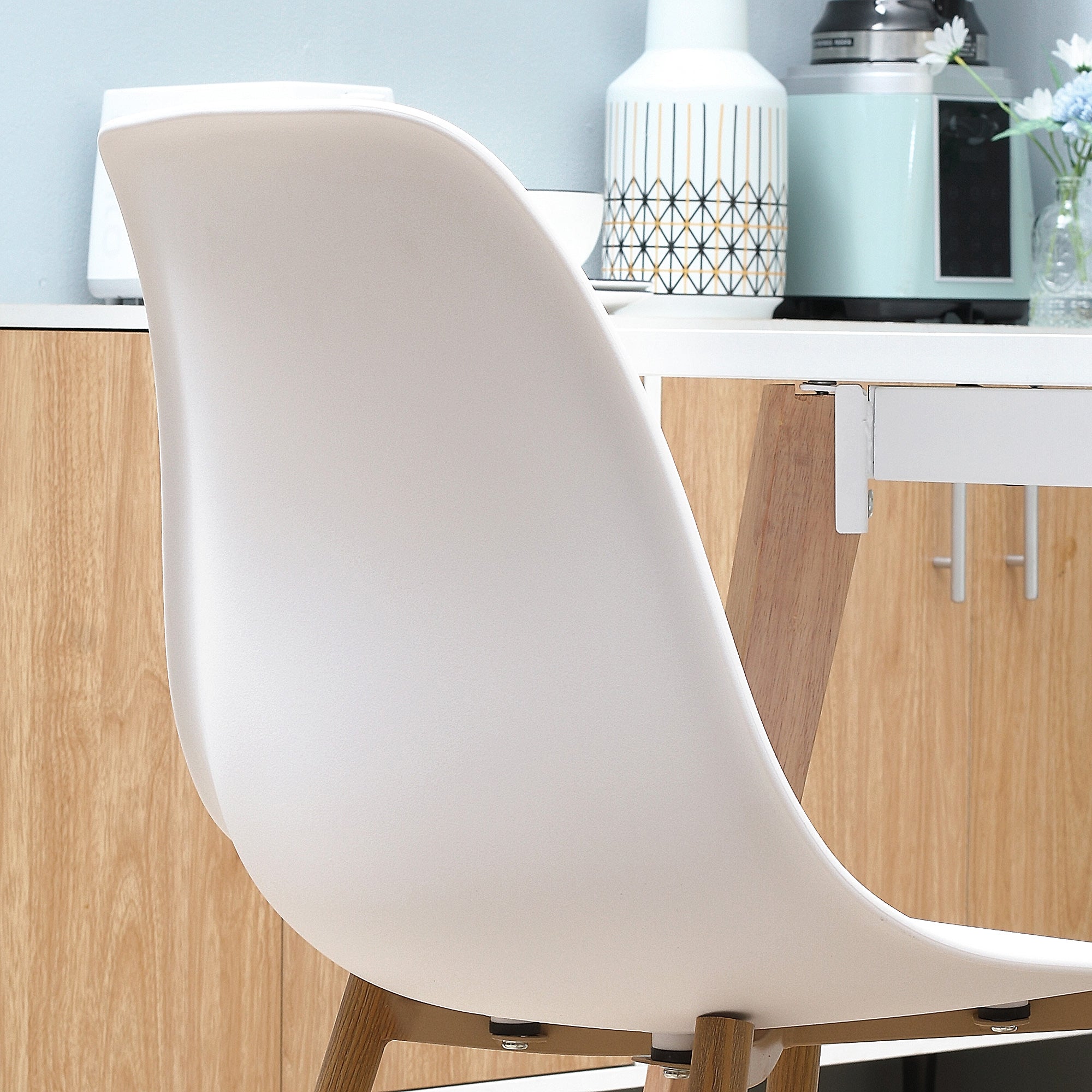 HOMCOM Esszimmerstuhl 4er-Set, Metallbeine in Holzoptik, rutschfeste Füße, bis 120 kg, Weiß/Holzdekor