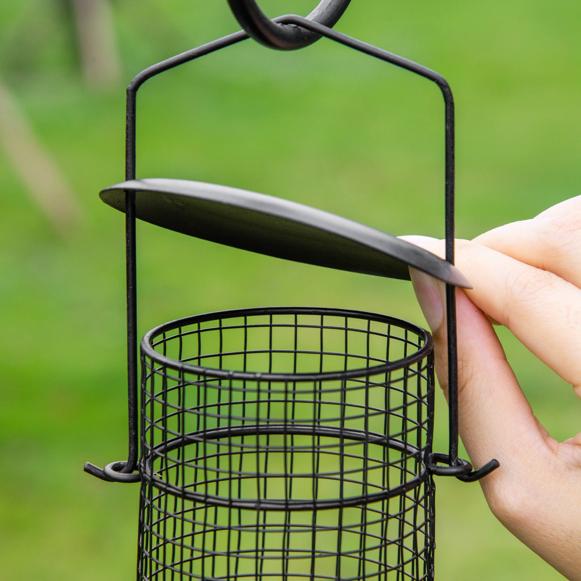 PawHut Vogel Futterstation Set aus Stahl Höhe 208 cm inkl. 4 Haken Vogeltränke Futterteller Vollständiges Futtersäulen Vogelfutterspender Station Schwarz