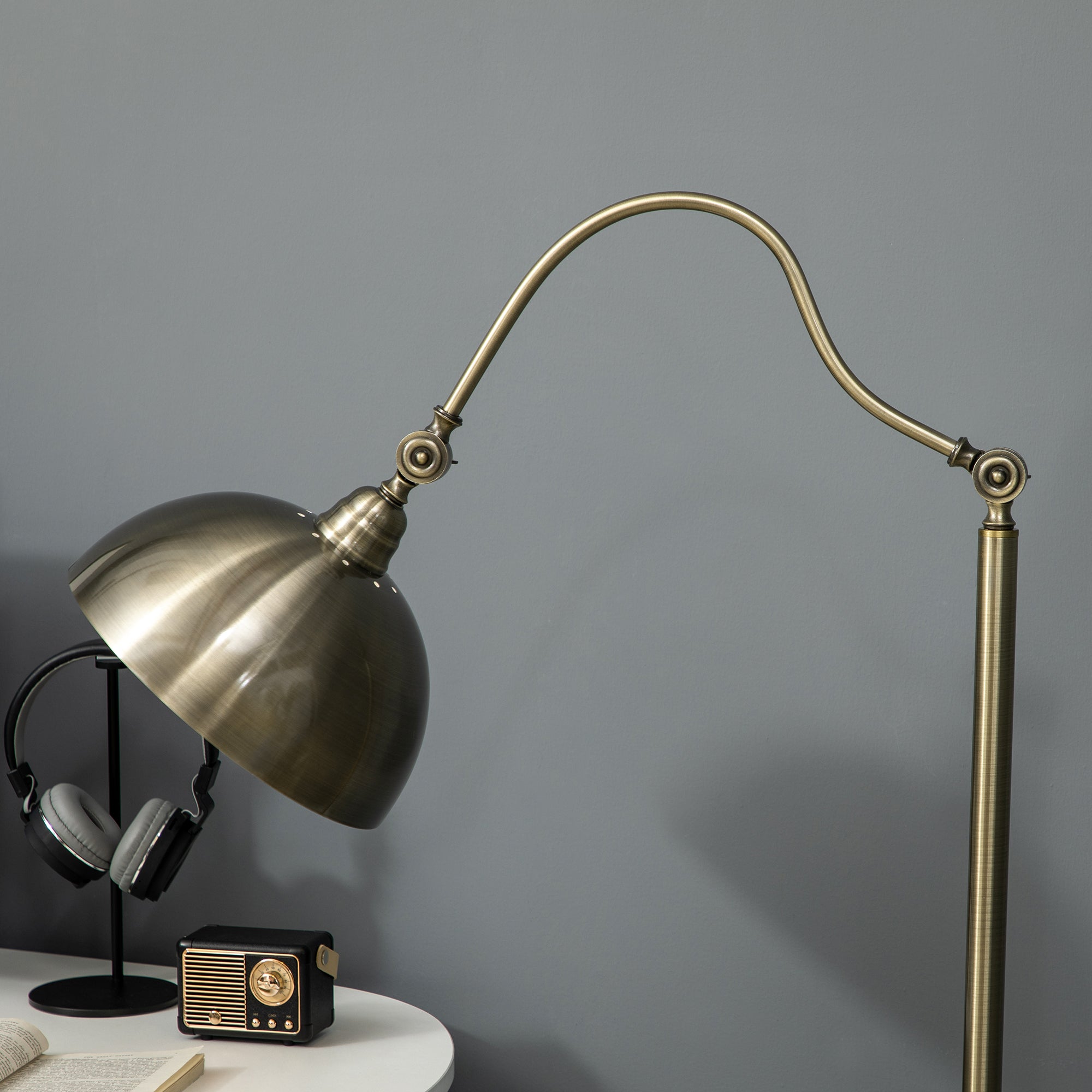 HOMCOM Stehleuchte im Vintage-Design, verstellbarer Winkel, Messing-Look, 42 cm x 25,5 cm x 152 cm, Bronze