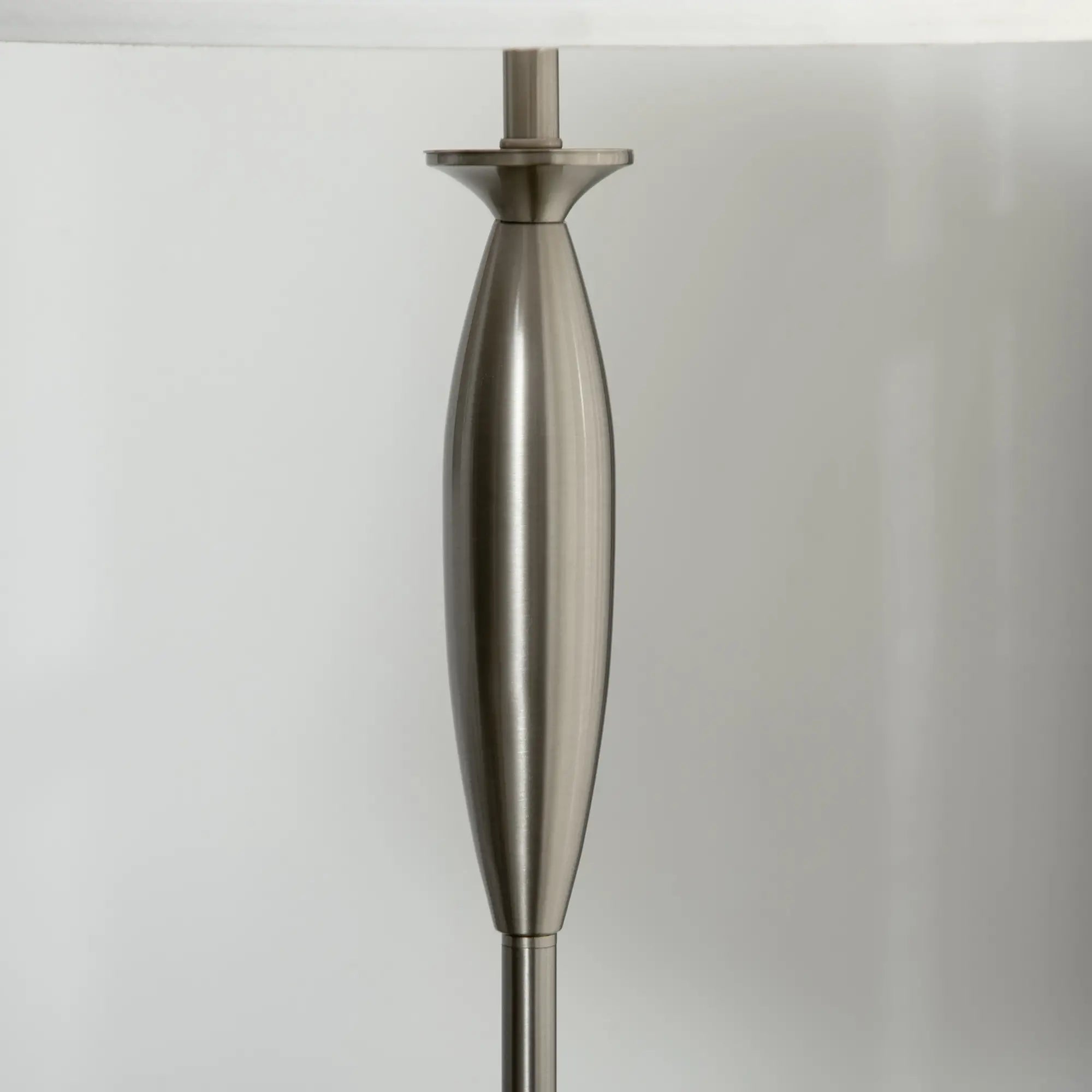 HOMCOM 3-teiliges Leuchten-Set. 1 Stehleuchte, 2 Tischleuchten, Leinenoptik; 38 cm x 38 cm x 158 cm, Silber + Weiß