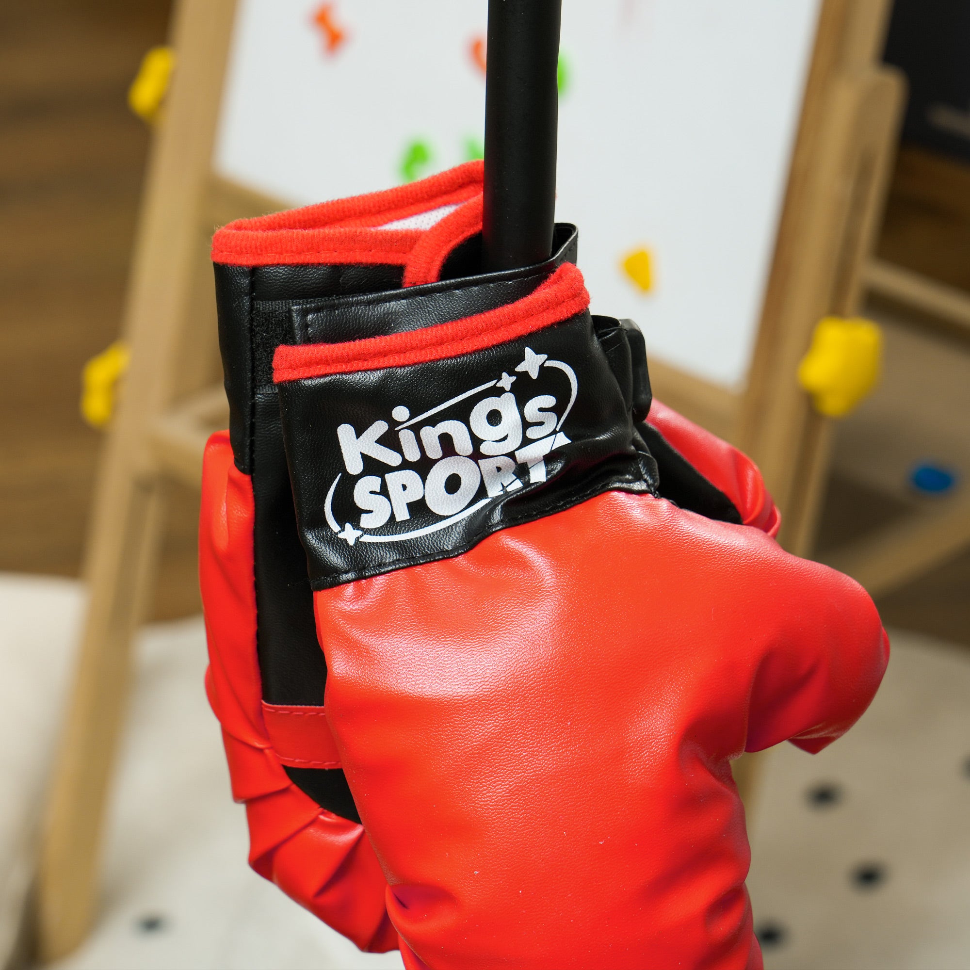 AIYAPLAY Boxsack für Kinder im Alter von 5-10 Jahren, mit Boxhandschuhen, höhenverstellbar