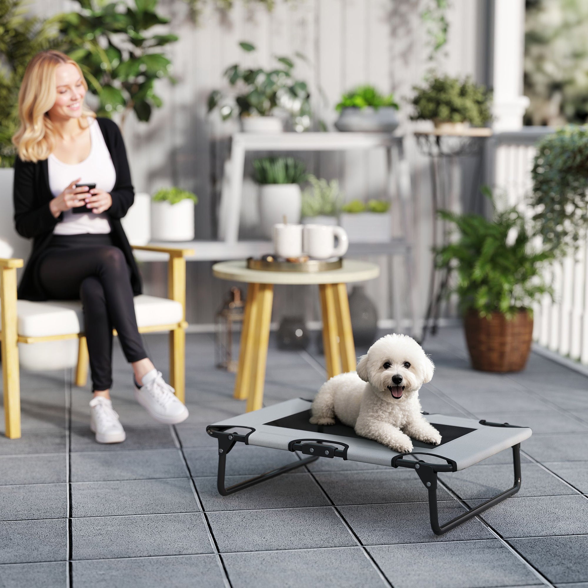 PawHut Erhöhtes Hundebett klappbar Haustierbett, Outdoor Hundeliege mit Netzdesign Hellgrau Oxford 75 x 51 x 18 cm
