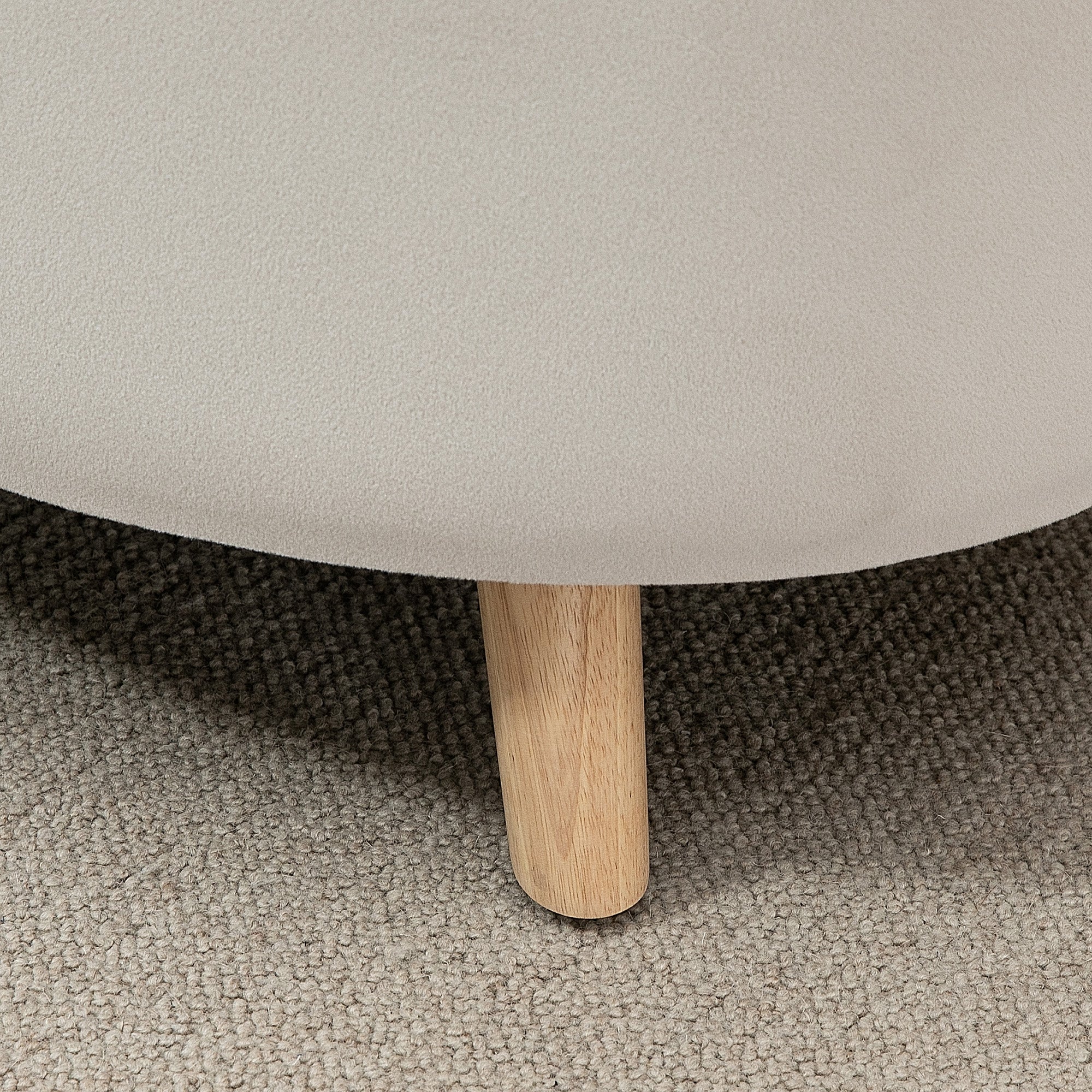 HOMCOM Sitzbank mit Stauraum, Hocker, ovale Form, Samtoptik, bis 120 kg, 71 x 51,5 x 42 cm, Beige