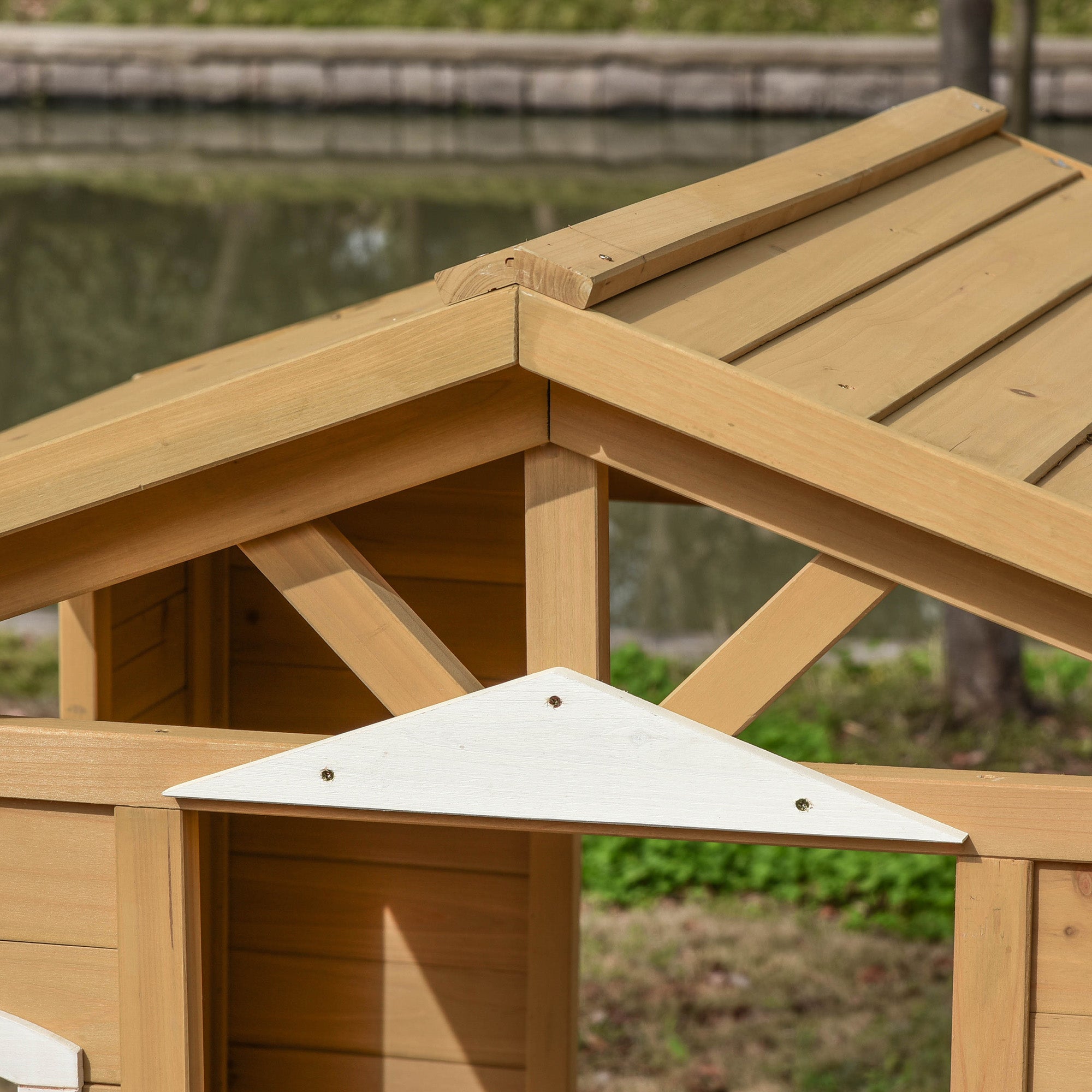 Outsunny Kinderspielhaus aus Holz Spielhaus Outdoor mit Tür, Fenster und Pflanzkasten Briefkasten Bank für Kinder 3-6 Jahre