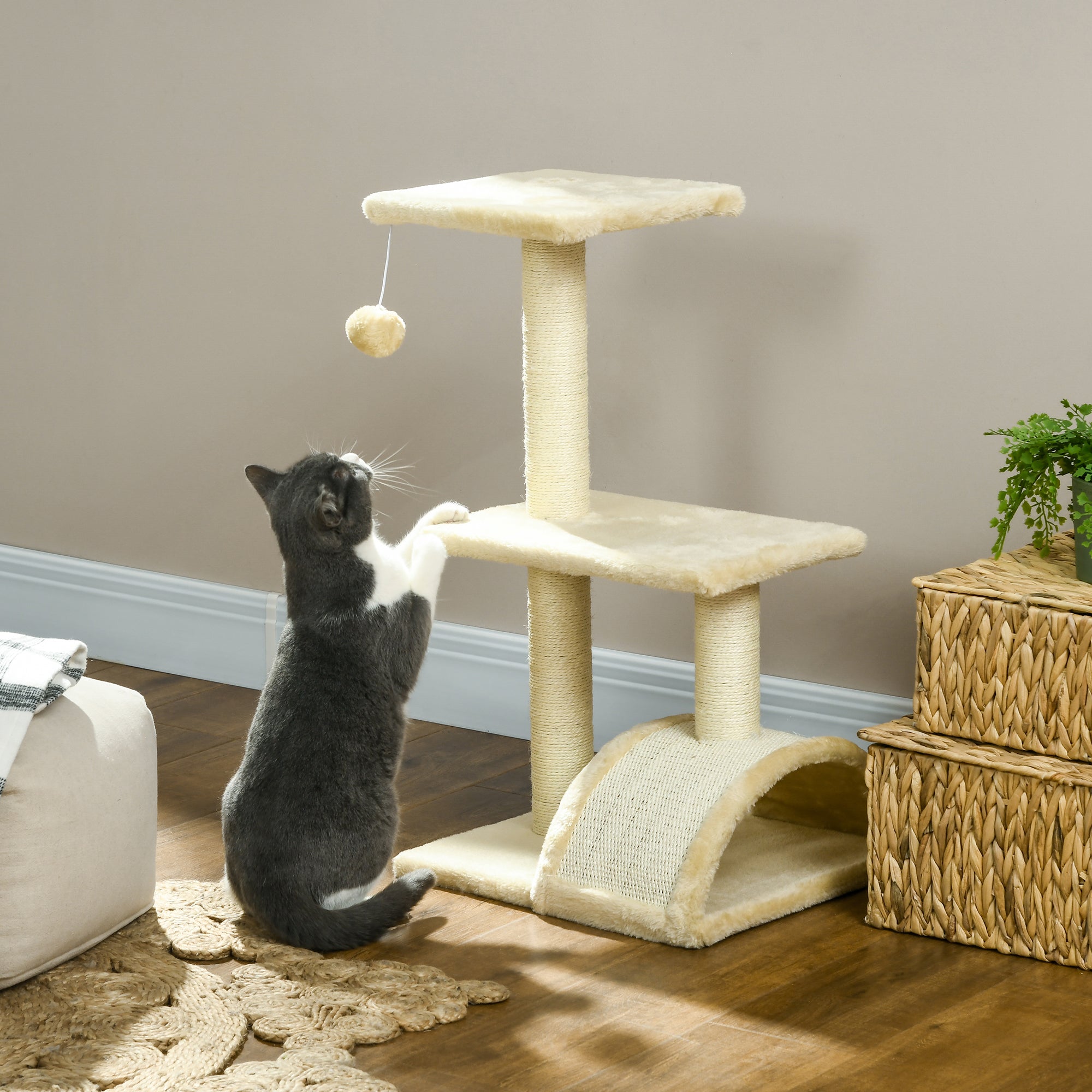 PawHut Kratzbaum 72 cm Katzenturm mit Plüschballen, Sisalstämme, Plattform, Kratzbrett Cremeweiß
