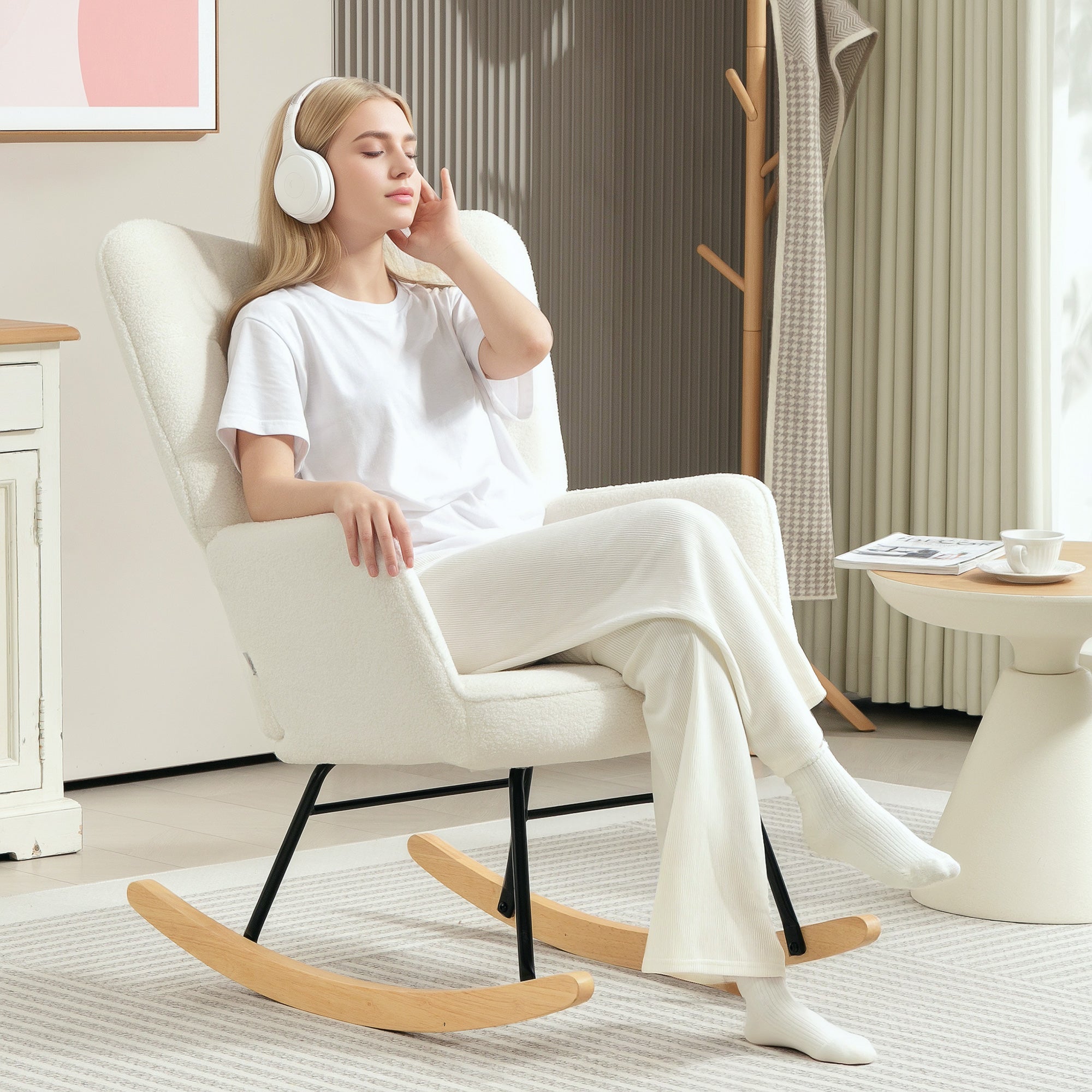 HOMCOM Schaukelstuhl in Vliesoptik mit Armlehnen, Ergonomischer Sessel mit Holzkufen, für Wohnzimmer, Schlafzimmer, Weiß
