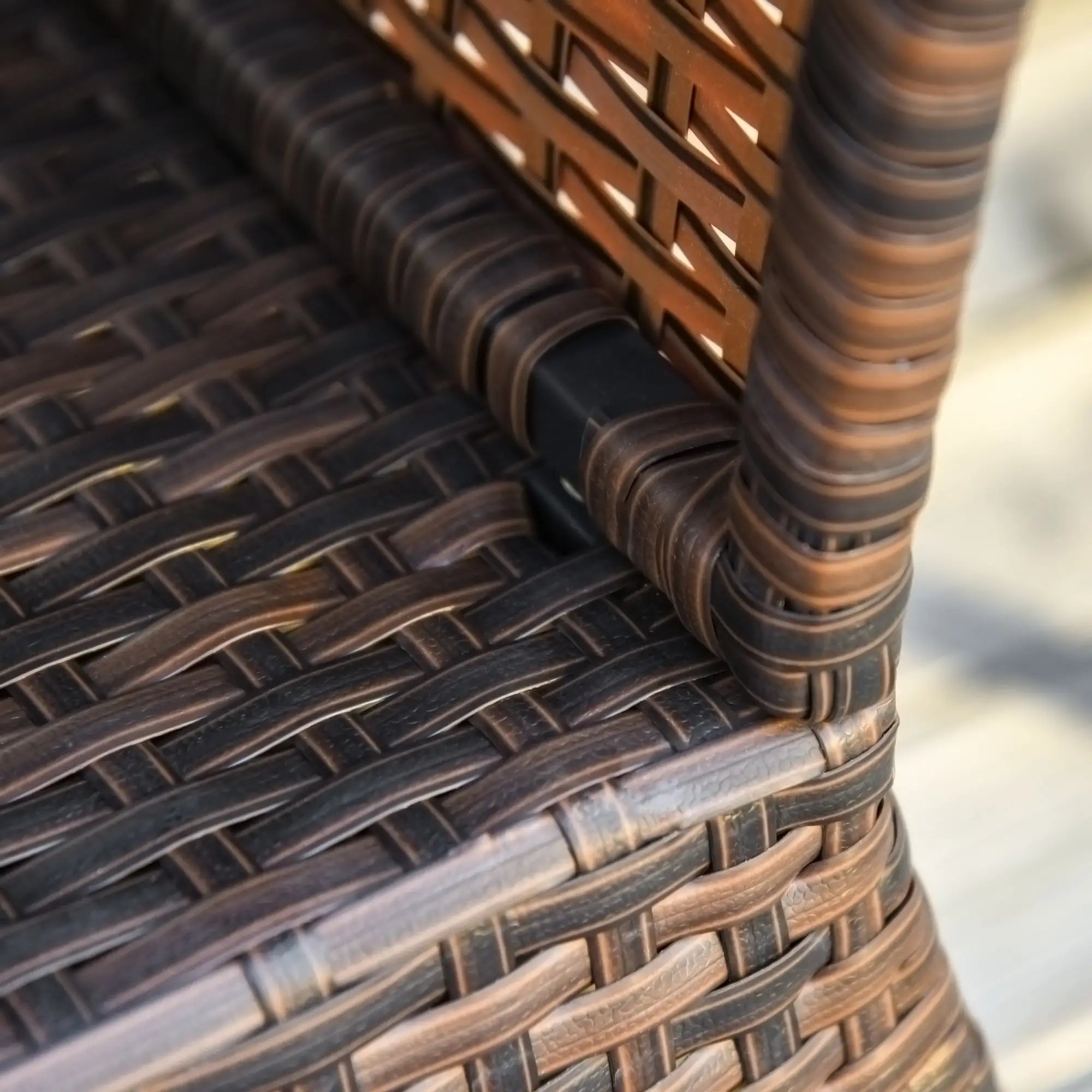 Outsunny Gartentisch Beistelltisch mit Schirmständer Polyrattan Braun