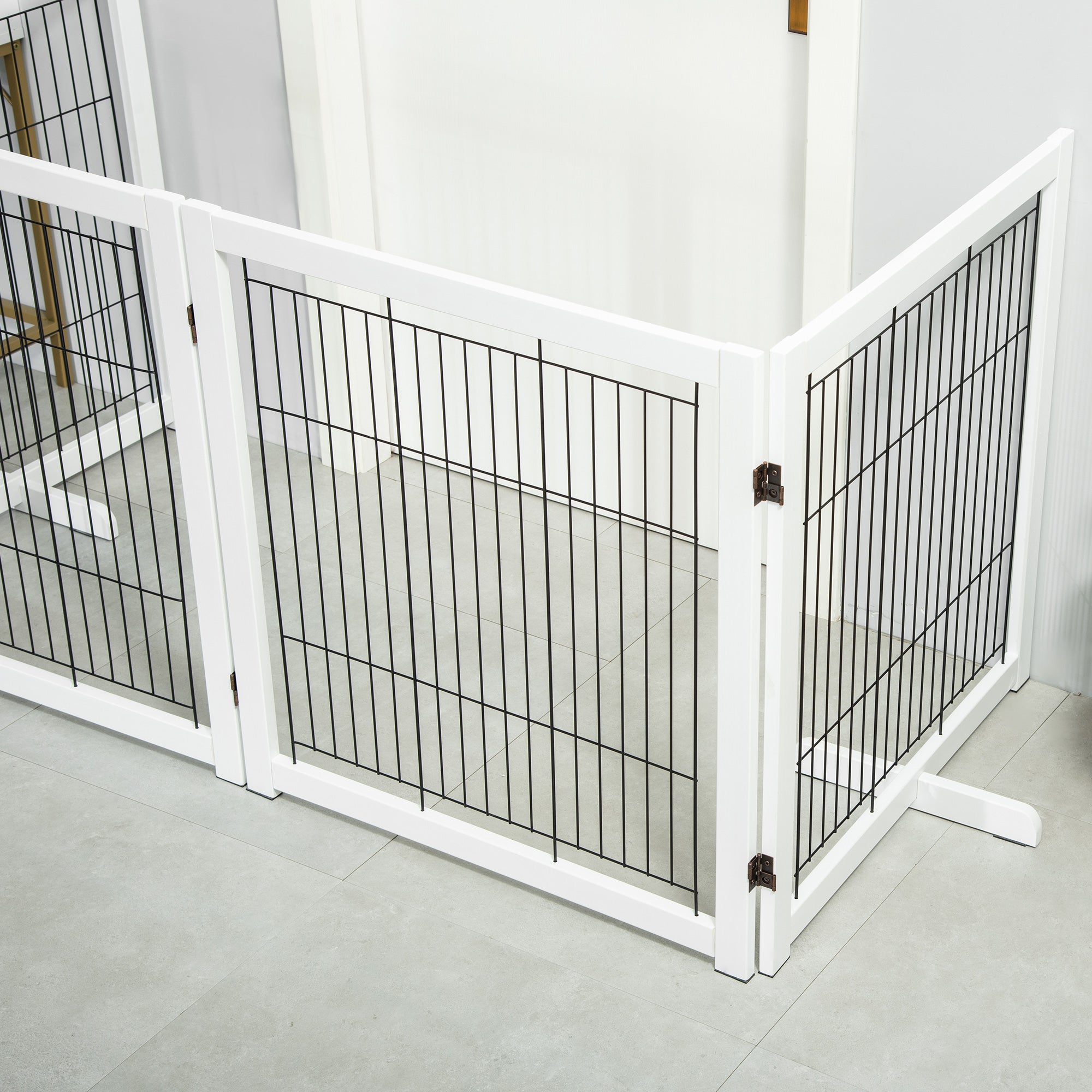 PawHut Türschutzgitter Holz Absperrgitter für Hunde Schutzgitter Hundegitter Sicherheitstür Bidirektionales Falten Stahl Weiß 305 x 35,5 x 82 cm