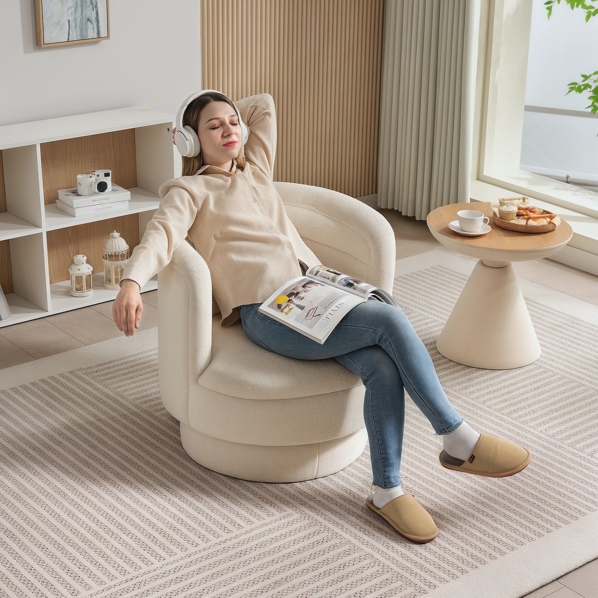 HOMCOM Drehbarer Polstersessel, Moderner Lounge-Sessel mit Kautschukholzrahmen, für Wohnzimmer, Schlafzimmer, Cremeweiß