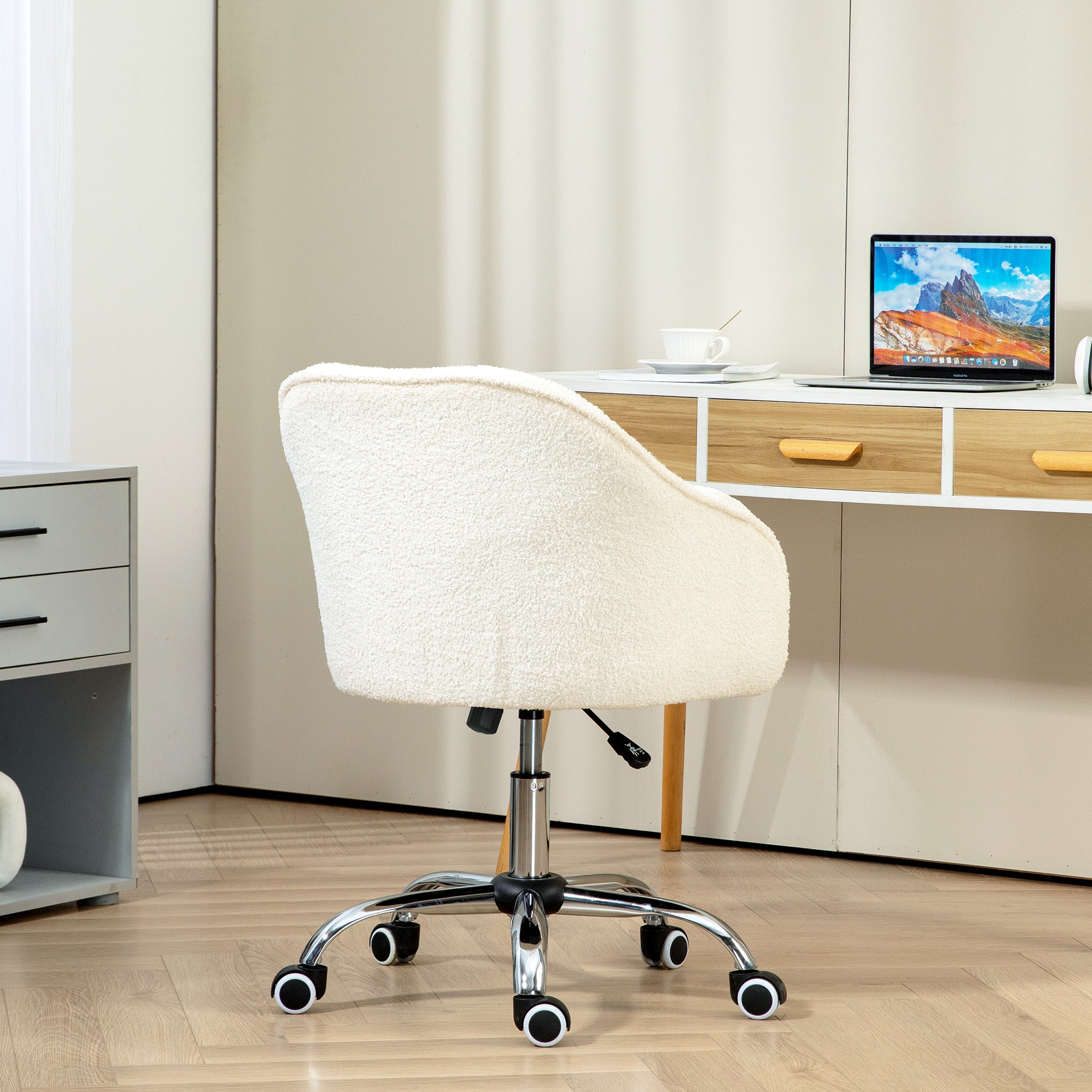 HOMCOM Homeoffice Stuhl, Ergonomisch Schreibtischstuhl mit Wippfunktion, Teddysamtoptik 56 x 61 x 86 cm Cremeweiß